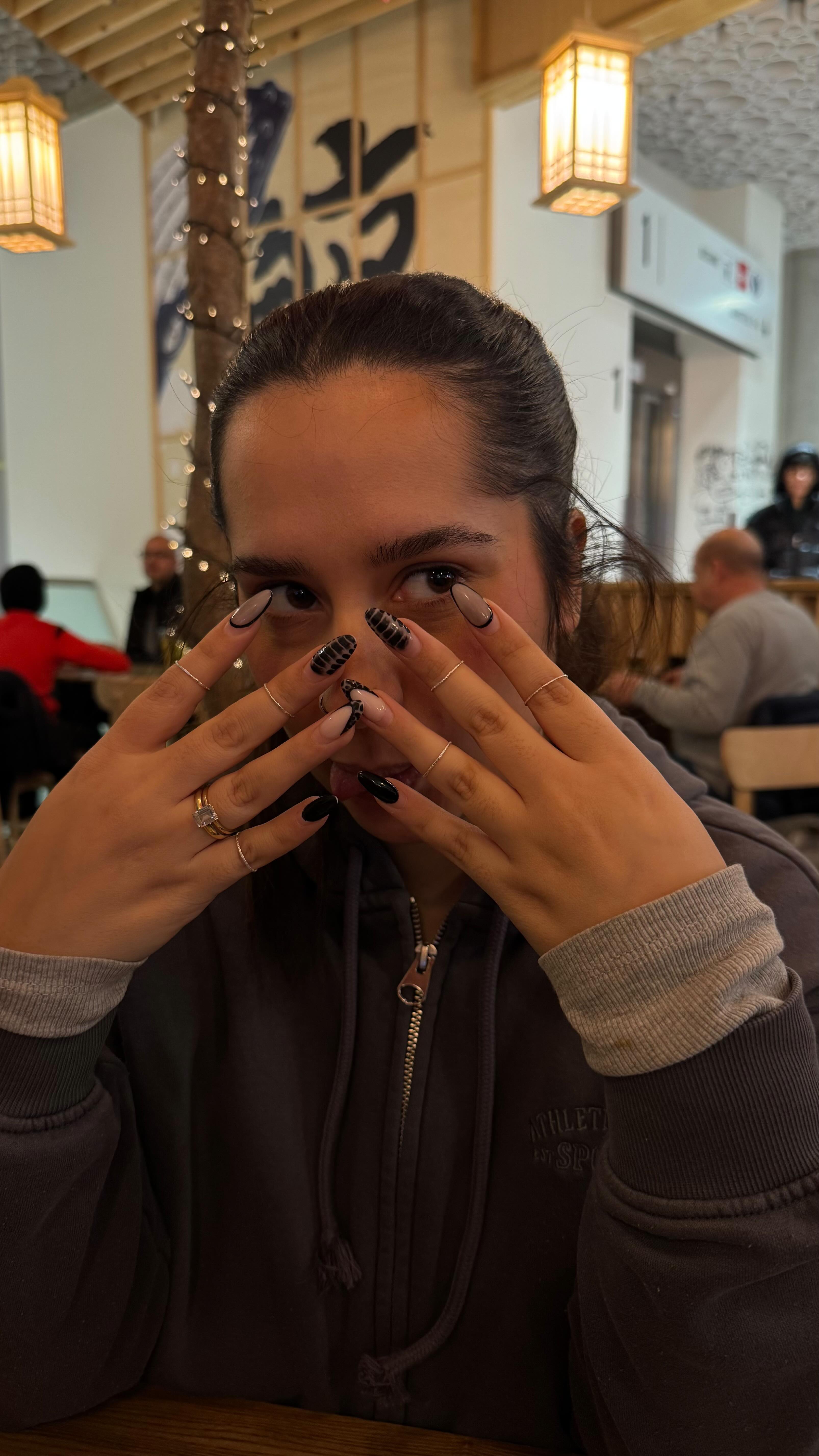 Life upgrade: A jewelrer as your best friend 🩶🖤 #silversmith #jewlerymaking