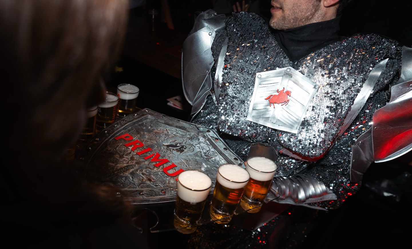 Our design studio and costume atelier developed the knight costumes, props and custom serving tool for the new Primus launch. Introduced for the first time at the launch event, the serving tool became part of the experience.
A creative process driven by imagination, craftsmanship and storytelling to elevate brands and bring bold ideas to life.
For @wearewaveagency @primus_beers
At @clubwintercircus
#soul15 #soul15costumesandconcepts #entertainment #liveentertainment #evententertainment #liveacts #performingarts #conceptcreaton #welovetoentertain #charactercreation #concept #designstudio #costume #costumedesign #costumeatelier #atelier #knight #horses #primus #launch #launchevent #gent #ghent #wintercircus