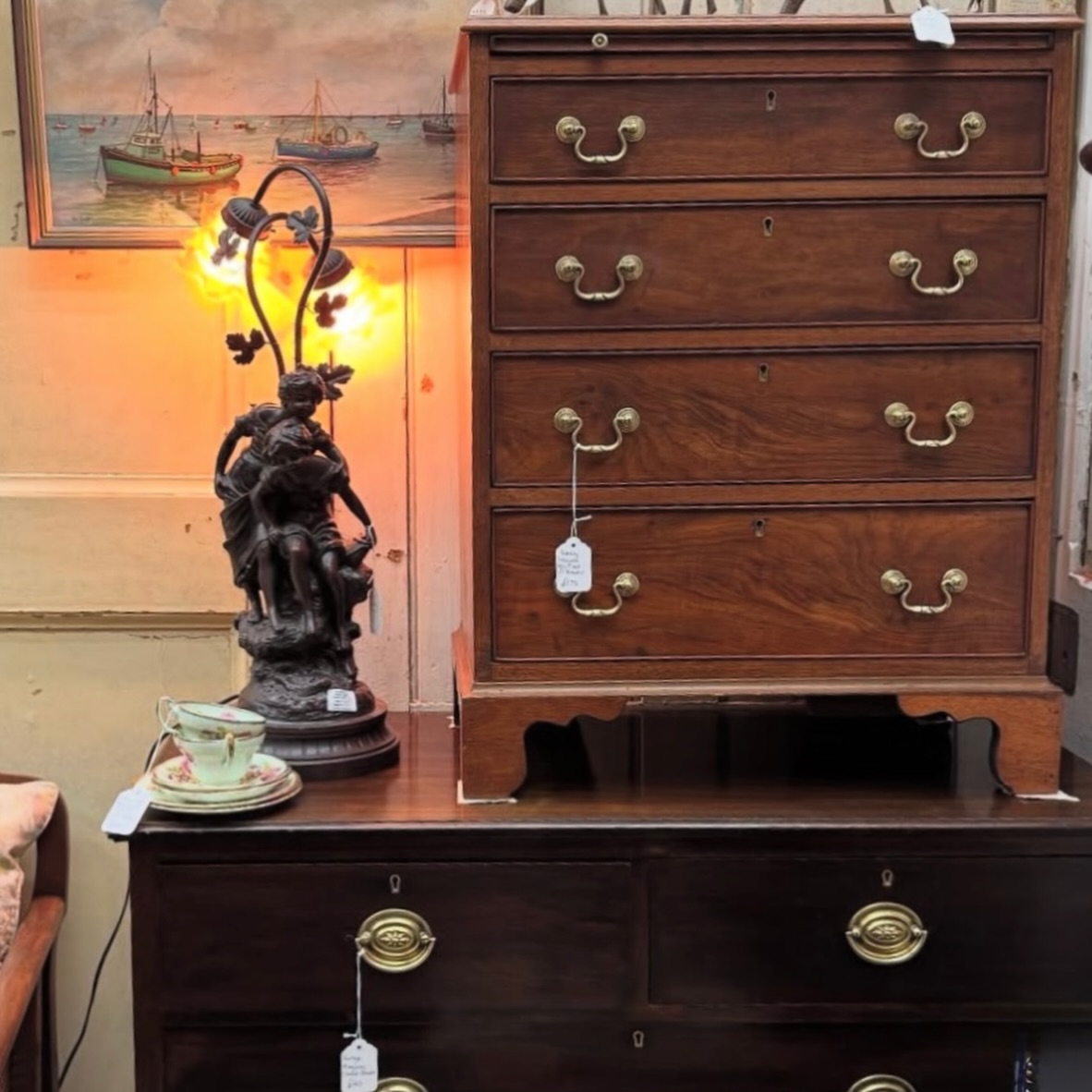 @huntersbarnexeter have restocked in The Core with even more furniture, decorative home accessories and their colourful collection of costume jewellery! Take a seat on their Antique Bergers Chairs - Stylish and comfortable!
@theantiquevillagedevon
Open 10-4 Monday to Saturday
#antiquefurniture #bergerechairs #costumejewellery #homedecor #devon