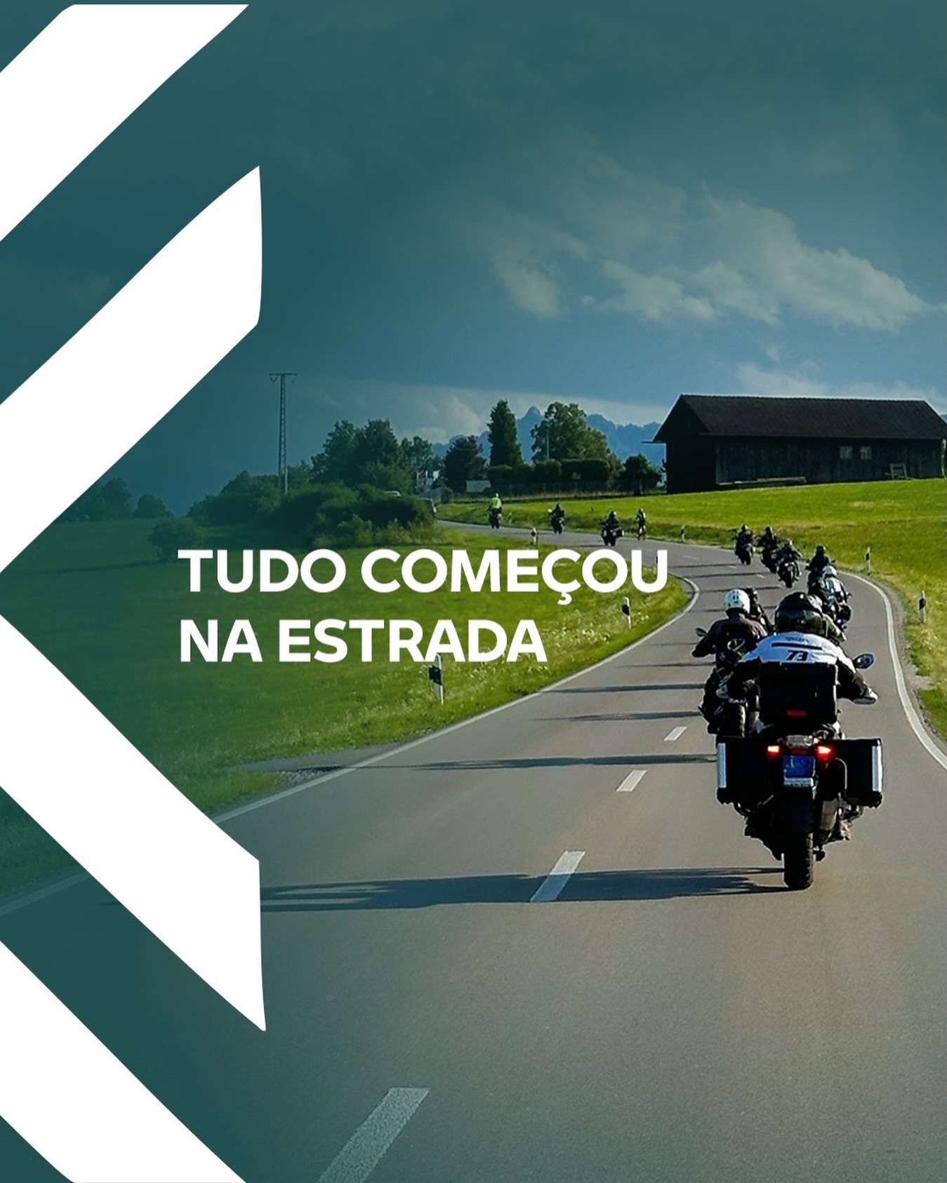 O Xtrada não nasceu em uma sala de reuniões.
Nasceu na estrada, em viagens longas, curvas intermináveis e quilômetros que transformam mais do que qualquer discurso.
Ele nasce da vontade de transformar o deslocamento em experiência e de entender o caminho como parte fundamental da viagem.
Depois de anos rodando pelo mundo, cruzando montanhas, vilarejos e rotas fora do eixo turístico, ficou claro: o destino é só um detalhe. O que importa é tudo o que acontece entre o ponto A e o ponto B.
O Xtrada existe para criar jornadas reais, bem pensadas e intensas, para quem sabe que viajar não é sobre ir longe, é sobre ir fundo.