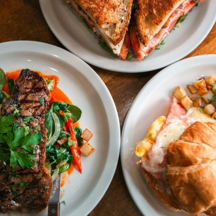 At Breakfast House, there are choices for everyone to love ๐ฅฐ
#chicago #food #saturday #brunch