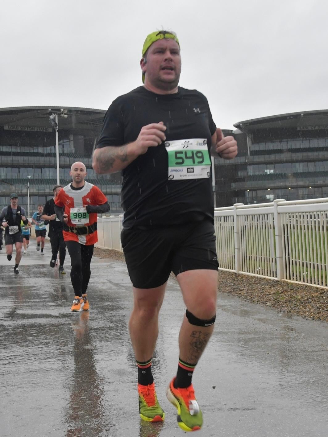 EP Race Report 21/12/25 & 5/01/26
Stu Elsam finished the year with yet another PB this time over the 5k distance at the Media City 5k with a super 24:20 💪🏻
Amy Crowe was then in action at the ‘Jingle Hells’ fell race where she had a very good run on the brutal course coming home 2nd V40 6th overall lady 👏🏻👏🏻
Amy was back in action shortly after NY this time in the Cheshire XC Champs where she crossed the line in 33rd position and a time of 34:03 🙌🏻
•
•
•
•
•
#endurancepeak #endurance #coaching #endurancecoaching #sportscience #physiology #periodisation #vo2max #lactatethreshold #trainingzones #multisport #triathlon #duathlon #running #cycling #athlete #gbagegrouper #ironman #mediacity5k #fellrunning #runthrough #nsccl