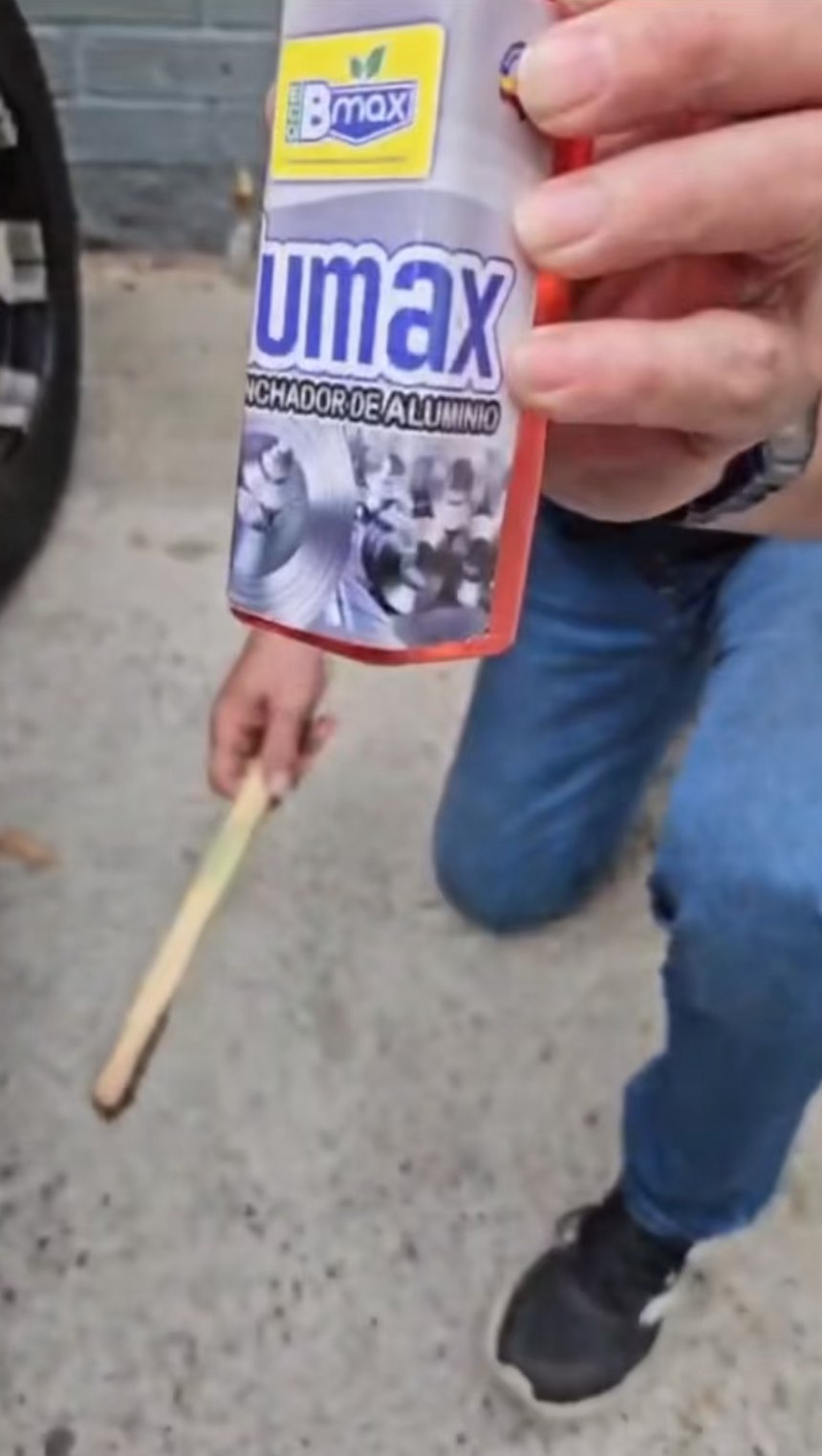 ✨ Alumax de B-Max ✨
El desmanchador que limpia y devuelve el brillo al aluminio 🔩
¡Queda como nuevo, como si no tuviera ni un día de uso! 🚗💎
#Alumax #BMax #BrilloExtremo #LimpiezaPro #cardetailing 🚀