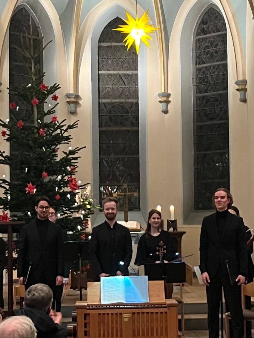 🎶🎼 38. Festival Orgel Plus heute in der Martinskirche in Bottrop:
Das Konzert für Herz und Seele endete mit der Bach Kantate zur Trauung BWV 196: Der Herr denket an uns. 🙏🏻
✨ Das hoffen in diesen Zeiten viele, viele Menschen…
#bottrop #anettebunse #orgel #musik