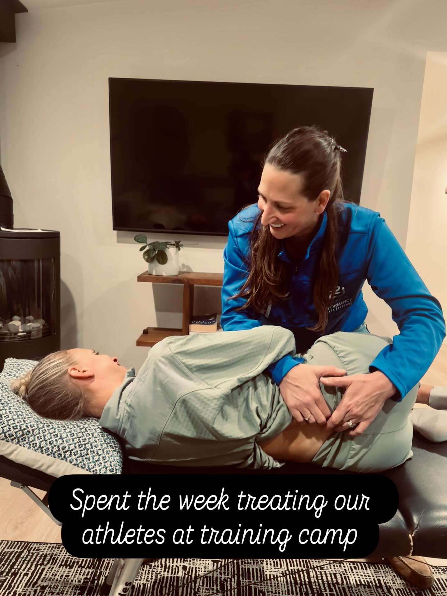 What a great week at training camp!
I ❤️ this team. So grateful I get to do what I love everyday. I spent my time analyzing run gait at the track, watching and breaking down movements patterns- teaching and re-teaching strength, plyometrics and neuromuscular re-education. Then actually getting my hand on these athletes to help them move better and feel better. Obviously used some needles but also some good old manual therapy 😊
Mountains.Altitude.Sunshine.Running.Laughs
#runningpt #runningmedicine #runatl