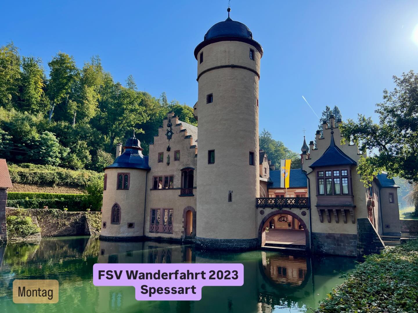 Am Abreisetag stand noch der Besuch und eine Führung im Schloss Mespelbrunn an.
Absolut sehenswert!