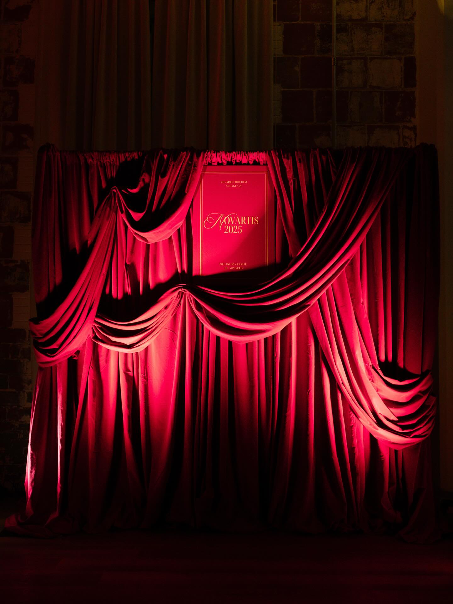 L’effet Wow dès l’arrivée des invités ✨
Event planner : @erikaco.events
Venue : @gentilevenues
Photographer : @lesmariagesdejulia
Rentals : @tenuedesoiree_ @groupeabp
DJ : @a1djs
Desserts : @cookine.mtl