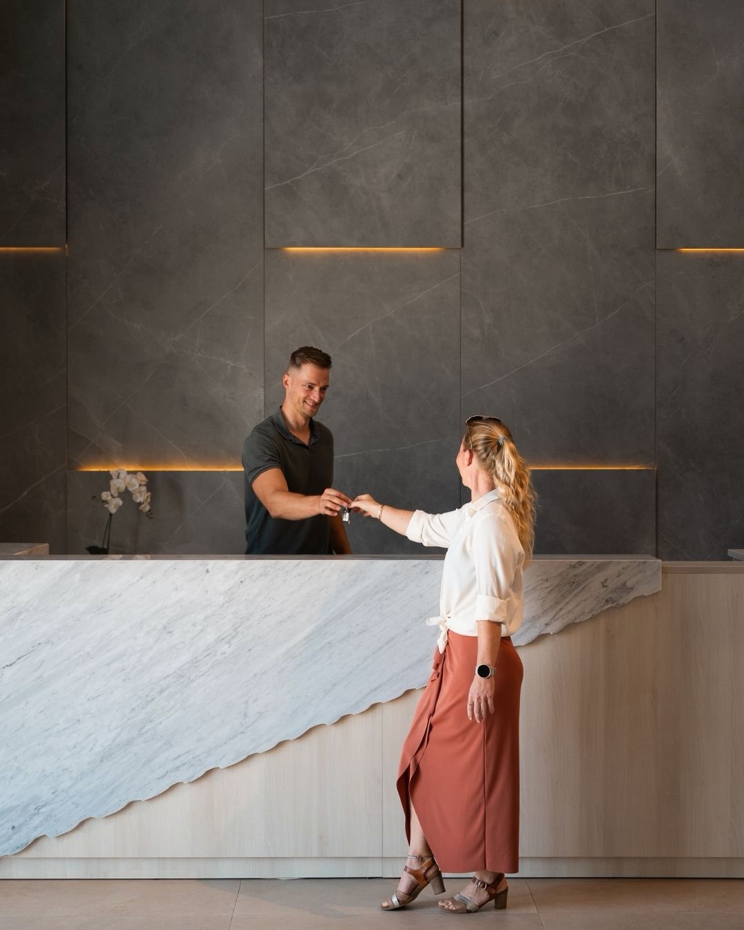 Snow boots or poolside mornings?
We’re not judging — just gently reminding you that winter looks a little different here 😉
All our apartments come with heated private pools, endless ocean views and that calm, slow-living feeling that makes a boutique vacation in Tenerife feel truly special 🌊🫶
___
#luxuryholidayhome #vacationrentalhomes #boutiquevacation #holidaytenerife #visittenerife #discovertenerife #tenerifehotel
• Luxury vacation rental apartment, private and heated pool, sea view, boutique vacation rental, holiday apartments, vakantieappartement, vakantiewoning, Tenerife rentals