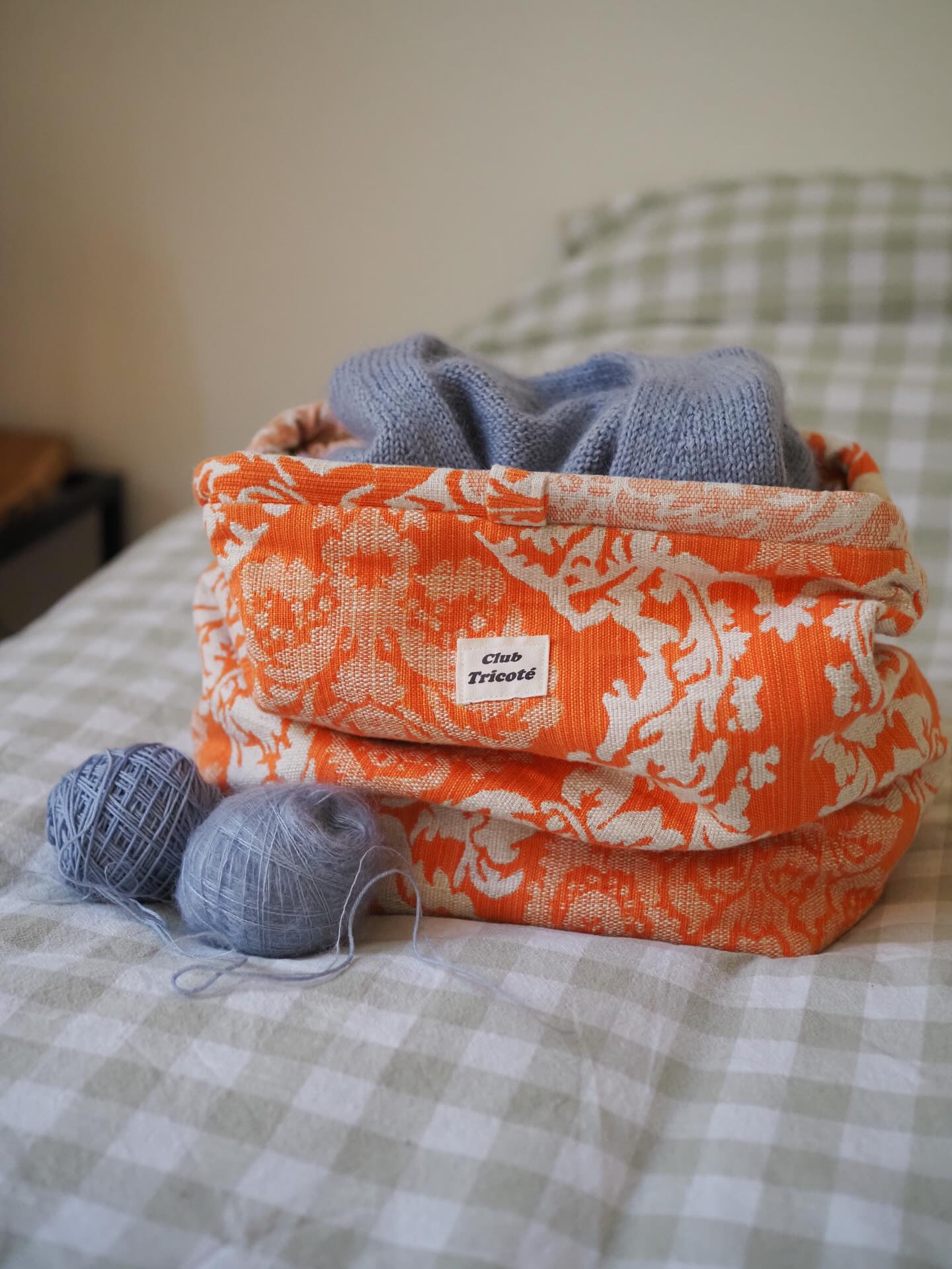 Les vacances touchent à leur fin. J’ai d’ailleurs plein de photos à partager. 🌲 Elles ont été assez reposantes et j’ai été assez productive niveau tricot … J’ai fini ce modèle qui sera en test dès la semaine prochaine … Le test du bonnet Grand Ours va lui se finir et sera prêt pour la sortie avec un petit bonus ... J’ai aussi monté un nouveau tricot d’un modèle plus ancien … Et j’ai déjà des idées pour le suivant. De beaux projets s’annoncent pour cette année. ✨ Et j’ai hâte de vous les partager.
.
.
#ateliermiliedesigns
knit knitting knitter tricot