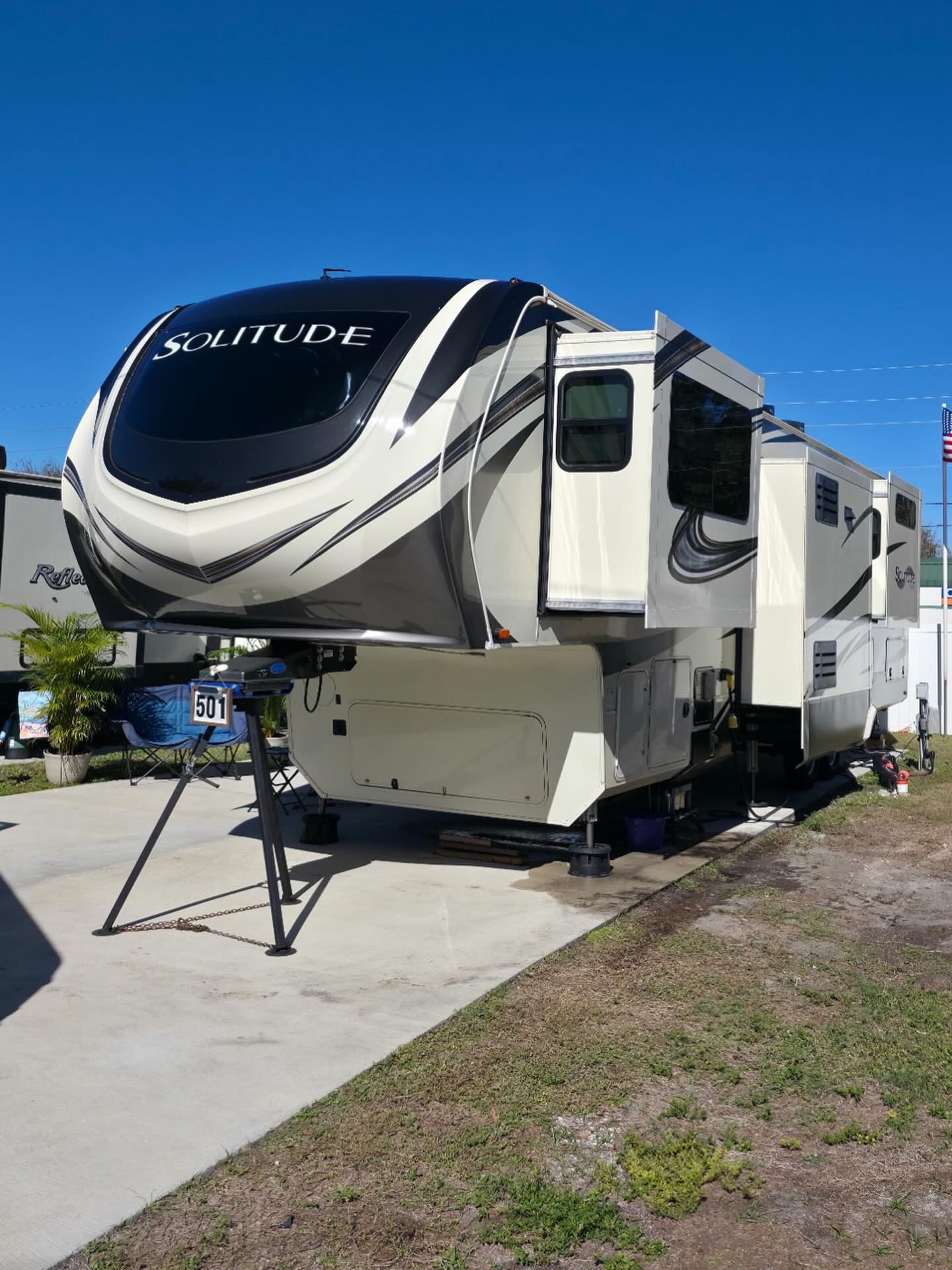 43’ Deoxidation on this Grand Design Solitude!
•
•
•
•
•
#RVDetailing #Detailing #fyp #RVLIFE #RV polishing paintcorrection clean ViperDetailing Florida Tampabay