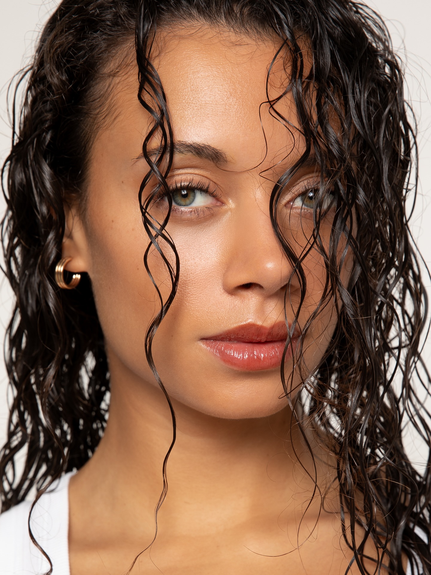 Before and after @maeofficial.eu with @chantalvdalen 🤍