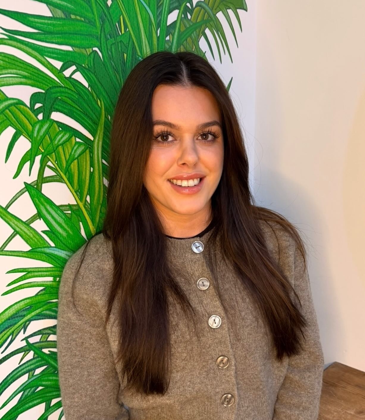 ✨ Meet Cleo — Our Junior Director Hairstylist ✨
Fresh ideas. Elevated technique. Effortless results.
Cleo brings creativity, precision, and a genuine passion for hair to every appointment. From lived-in colour to modern cuts, she’s all about creating looks that feel you — confident, wearable, and refined.
Now’s the perfect time to experience luxury hair with exceptional value ✂️🤍
New clients, this one’s for you.
📍 Book your appointment now
👉 www.byrossgarcia.com
#ByRossGarcia #MeetTheTeam #JuniorDirector