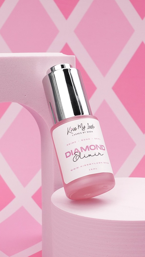 I wore my clients META glasses while I did her lashes 👀 Ever wondered what your lash tech’s POV is? Take a look 😍🔥
Using all @kissmylash.ca products 🛍️