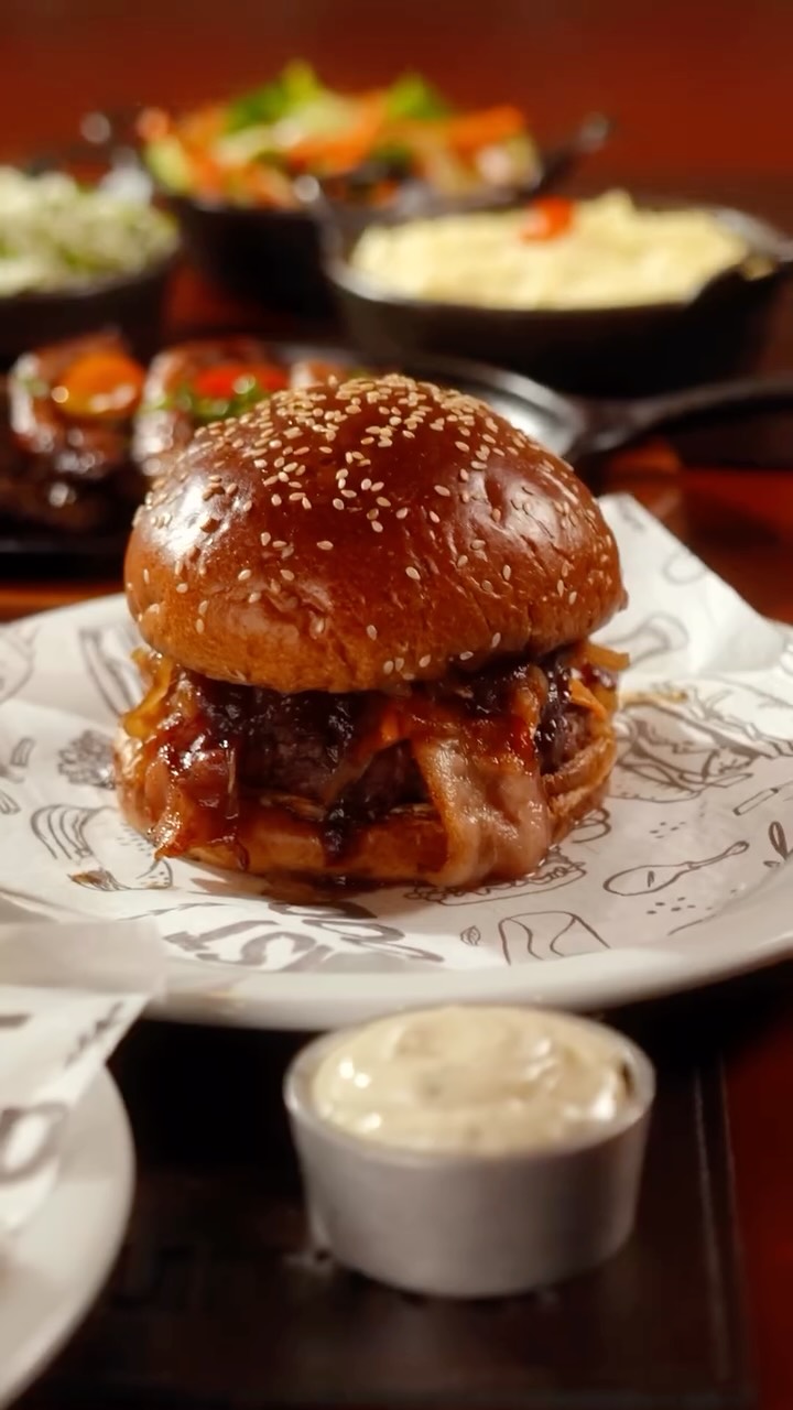 Consegue contar quantos pratos gravei para o Cuma @cumabrasilia em 3 horas de captação? 😅
#fotografodecomida #videomaker #marketingpararestaurantes #foodstyling #brasilia