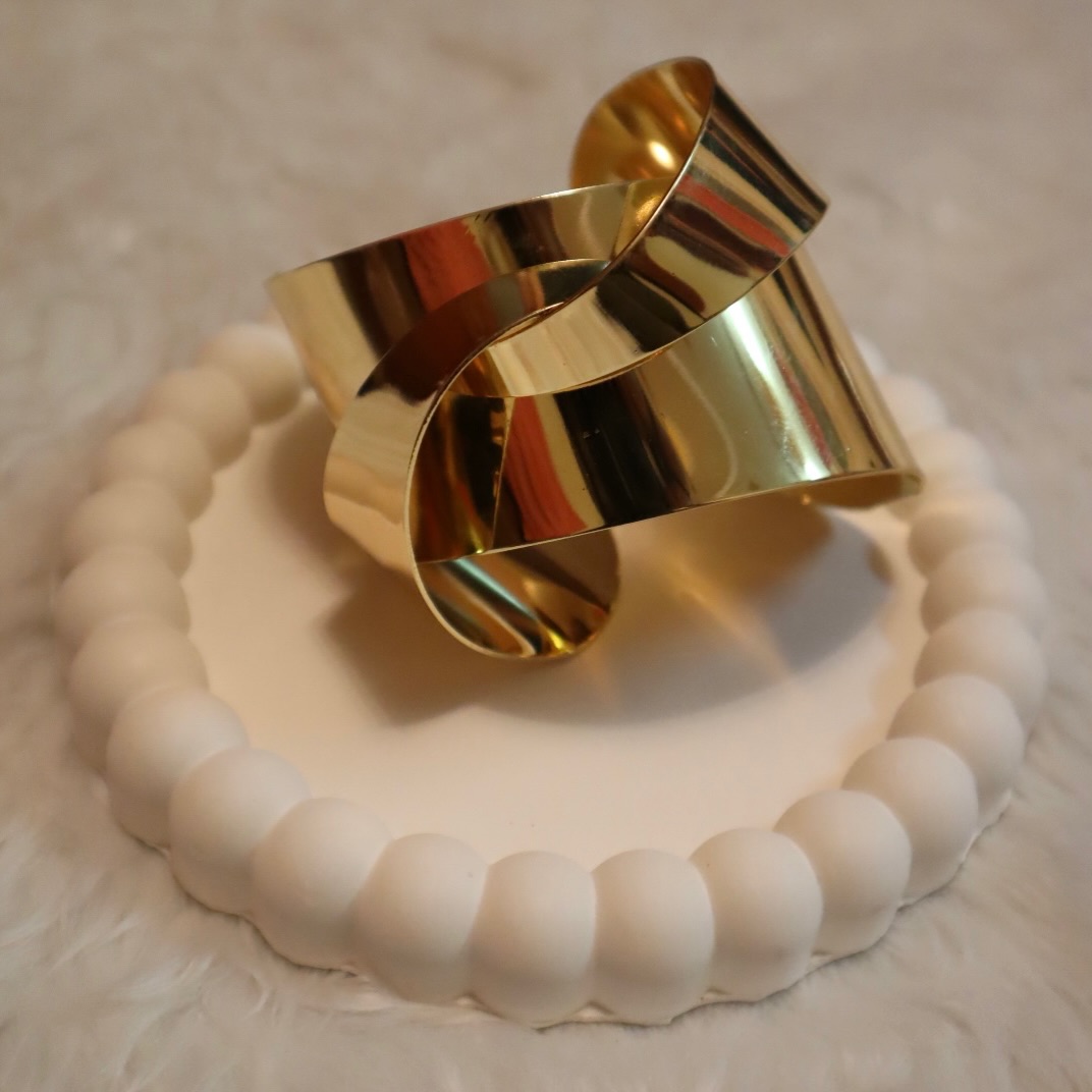 Anti-tarnish. Hypoallergenic โจ
.
Dowanload our app or DM to order.
.
..
.
.
.
.
.
#accessories #jewelry #jewellery #fashion #lifestyle
(add to cart energy | new obsession | anti-tarnish |choose yours | pick your vibe | boho vibes | festive edit | fusion fit | statement pieces | chunky | bold look | soft glam | elegant edit | premium touch | handcrafted feel |shine mode | detail oriented | curated for you)