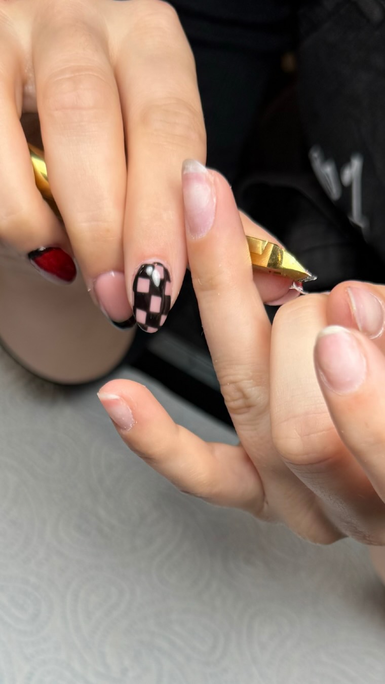 🚨 Don’t go to a nail tech if they use stickers… RUBBISH! Stickers have come a long way—they’re high quality, versatile, and can give you flawless nail art in a fraction of the time.
Would you try them? Let me know! ⬇️
#NailStickers #NailArtHacks #TimeSavingNails #NailTechTips #ModernNailArt #NailEducation #TheNailNexus #Nails #NailArt