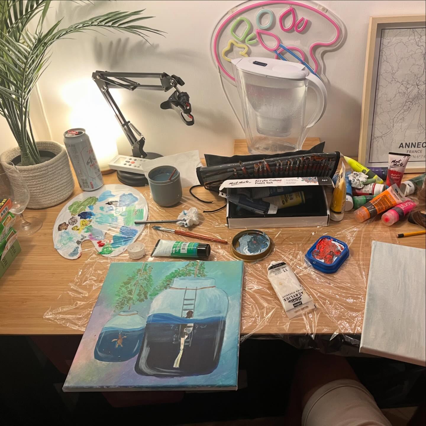 隨機的抽了兩個字詞做創作發揮,這是一種找尋靈感的方法。「海龜」和「罐子」這兩個字便結合了成這幅作品。
香港的居住空間非常狹小,多一方的陽光都很貴
這是其中一個促使我轉成更多水彩創作的動力,很享受之前大幅大幅的壓克力畫作,然而堆在家裡佔據太大的空間了。這次下班後畫了久違的壓克力,雖然是小幅的,還是非常開心
Another day of home paint after work. Randomly choosing two words as a creative process, I’ve made ‘turtle’ and ‘jar’ into this piece.
In Hong Kong, spaces are precious and houses are extremely small. I miss a lot painting acrylics canvas like old time, but all the frames are taking too much space! That’s one of the reasons to push me do more watercolors these days. I’m happy to go back acrylics a little bit!!! Though with the mini size for now.