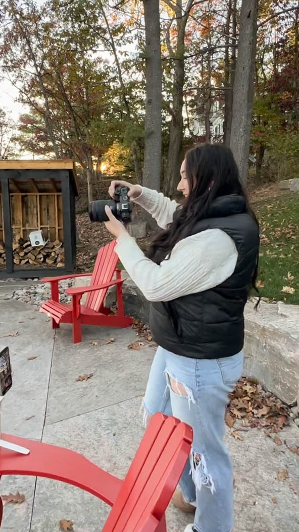 A year of reflection 🪩
As we wrap up 2025, I’m taking a moment to reflect on everything this year has brought—both personally and within my business.
This marked my first official year in business, and I feel incredibly grateful for the support that surrounded me from day one. From friends and family, to clients and local businesses, to every person who took a chance on me—thank you. Your trust allowed me to grow, learn, and continually push myself further than I ever imagined.
This year opened the door to so many meaningful opportunities. Starting a business as a solo entrepreneur has been a wild ride. I thought one of the hardest parts would be doing it alone, but this year proved the opposite. I’ve grown in ways I didn’t expect, built genuine connections, met endlessly inspiring people, and had the honour of being part of so many creative and business journeys. The sense of community behind this small business is something I don’t take lightly—I’m truly grateful for every single connection. 2025 brought celebrations and wins, alongside challenges and lessons that shaped me. Every part of it mattered.
As we head into 2026, the bar is being raised. I’m carrying forward everything this year taught me—the growth, the resilience, the relationships, and the belief in what I’m building.
Here’s to what’s next, thanks for being apart of the journey 🫶🏼✨