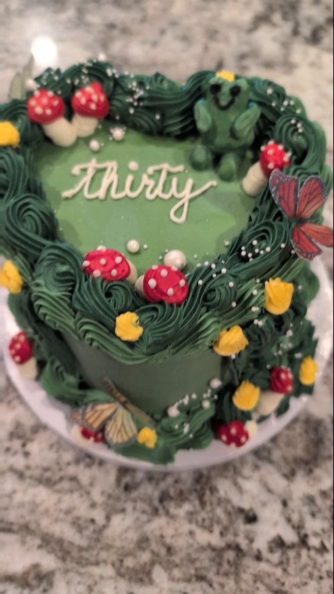 🐸🍄💚🌼🦋❤️
Such a cute little froggie friend on this cake!
#frog #froglove🐸 #heartcake #thirty #happybirthday #30thbirthday #cakeartist #cakesofinstagram #cakedecorating #homebaker #homebakery #homemade #homemadewithlove #rachelbakescakes