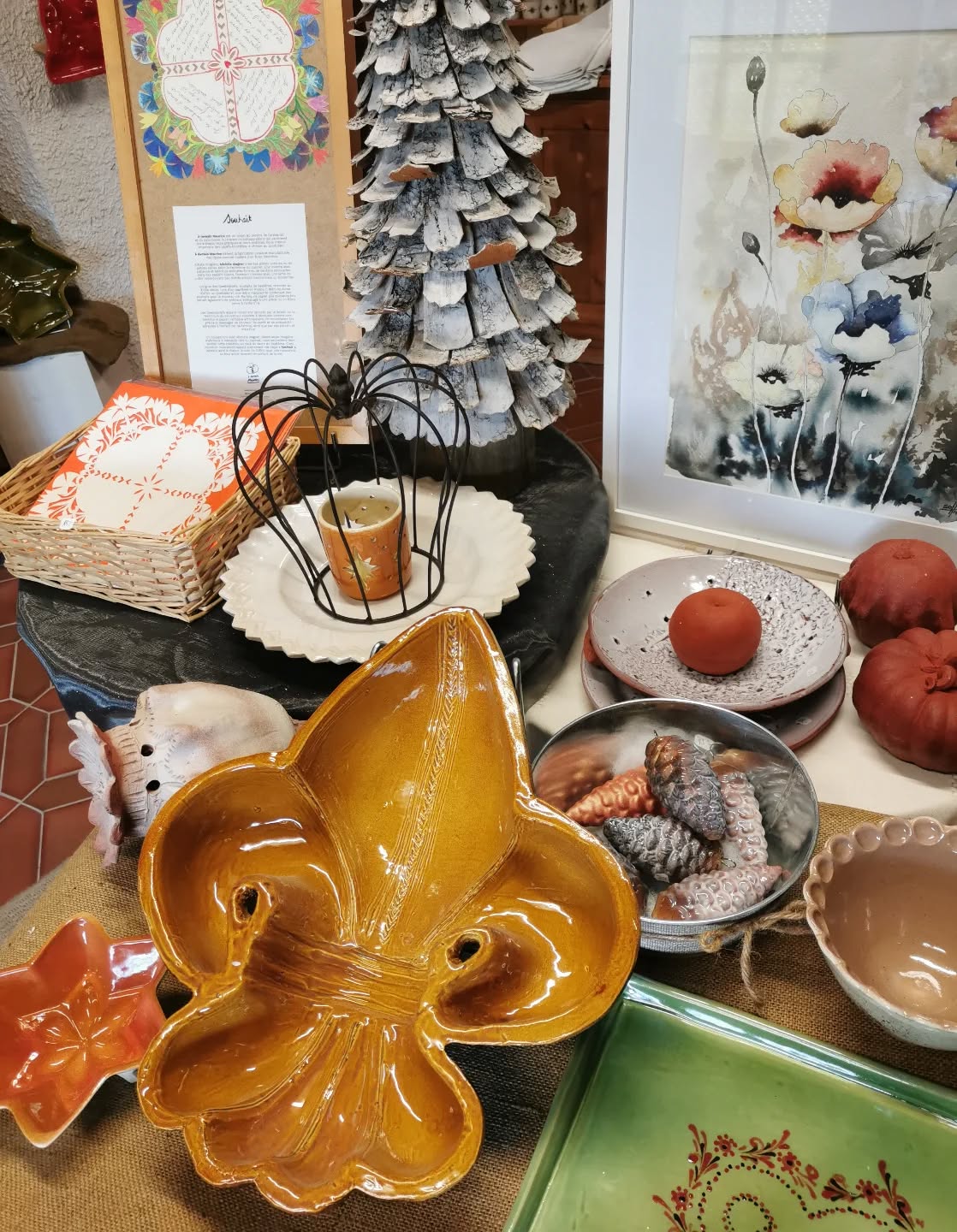 Cette journée d'Epiphanie qui fête la visite des rois mages à l'enfant jésus me donne envie de mettre en avant ce beau moule à fleur de lys, rien à voir avec la galette des rois mais cette journée des rois se prette au symbol royal 👑⚜️
Qui sera roi ou reine aujourd'hui ?