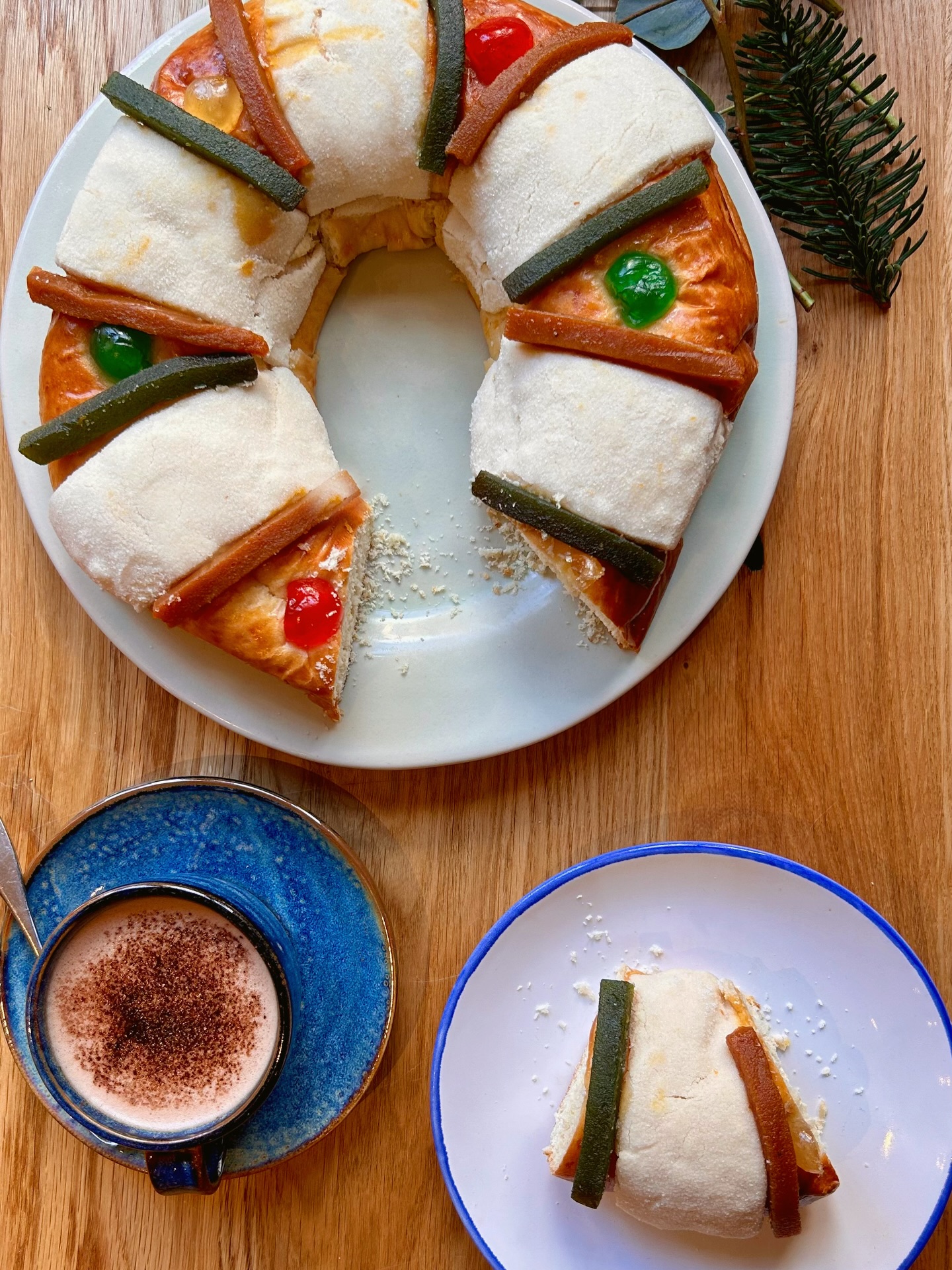 Feliz Día de los Reyes Magos 🎁
Our Shoreditch Taquería and Marylebone Casona & Cantina are back open today!
In Mexico, we always find reasons to keep celebrating! Today, the Three Kings arrive with a traditional Rosca de Reyes to Santo Remedio.
The Rosca de Reyes is a sweet bread. A tiny figurine of baby Jesus is hidden inside and whoever finds it must host a party and provide tamales on 2nd February -Día de la Candelaria.
Our friends from London’s Mexican Bakery @sweetnibbleuk have delivered our Rosca and we will be sharing with you complimentary after your meal - limited availability.
Let us know if you are eating or bringing the tamales!
#SantoRemedio #London #Marylebone #Mexican #threekings Mexicanrestaurant SantoRemedioUK