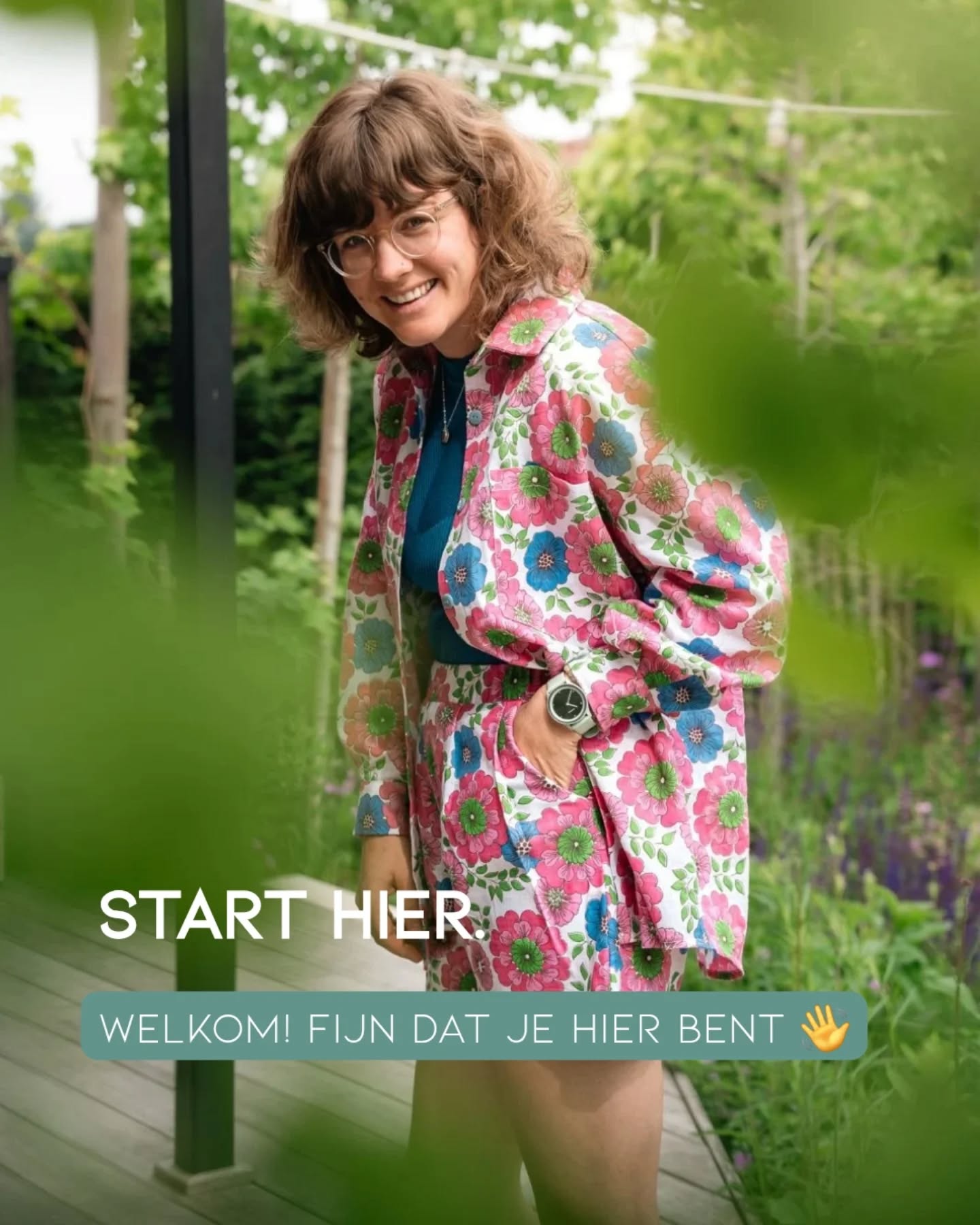 Als je nieuw bent: welkom 🫶🏼
Als je al even meeleest: ook welkom 💚
Ik ben Mona - aka die van Moetie, van toen ik nog tweedehands kinderkleding verkocht (OG-volgers where are you? 🤭).
Nu deel ik hier:
✨ Tweedehands tips & tricks
✨ Naaiprojecten & upcycles
✨ En babbel ik waarschijnlijk te veel over de struggles die daarbij horen 😂
Ik wil je inspireren om te gebruiken wat je al hebt, meer te kiezen voor tweedehands en uiteraard om te leren naaien want dat is OPRECHT DE BESTE HOBBY OOIT 🪡
Fijn dat ge hier zijt, blijf nog efkens plakken hé 🫶🏼
PS. Ge moogt mij alles vragen ✌🏼
Liefs,
Mona