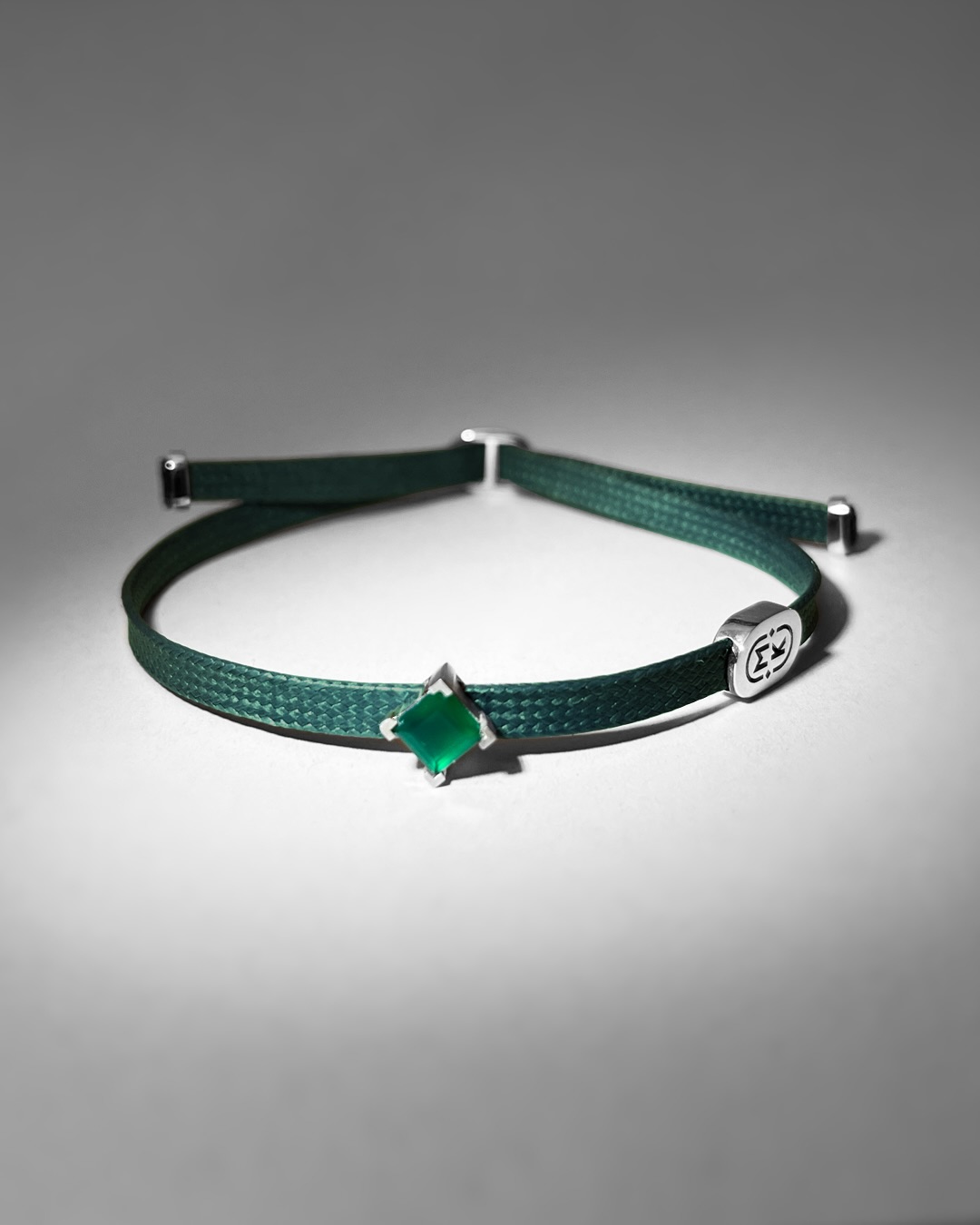 Your everyday sparkle ✨ Green Agate, Red Garnet, Black Spinel, Amethyst & Blue Topaz
#mkfinejewelry #bespokecreations #custommadetoorder #bracelet #gems