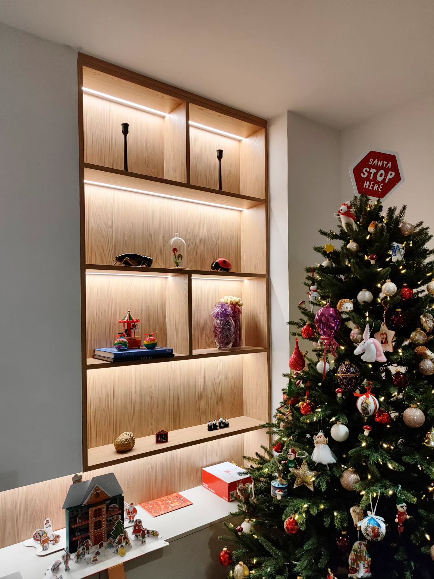 Estantería a medida en laminado roble natural ✨
.
Info: hola@maderiz.com
#homedecor #homestyling #homedesign