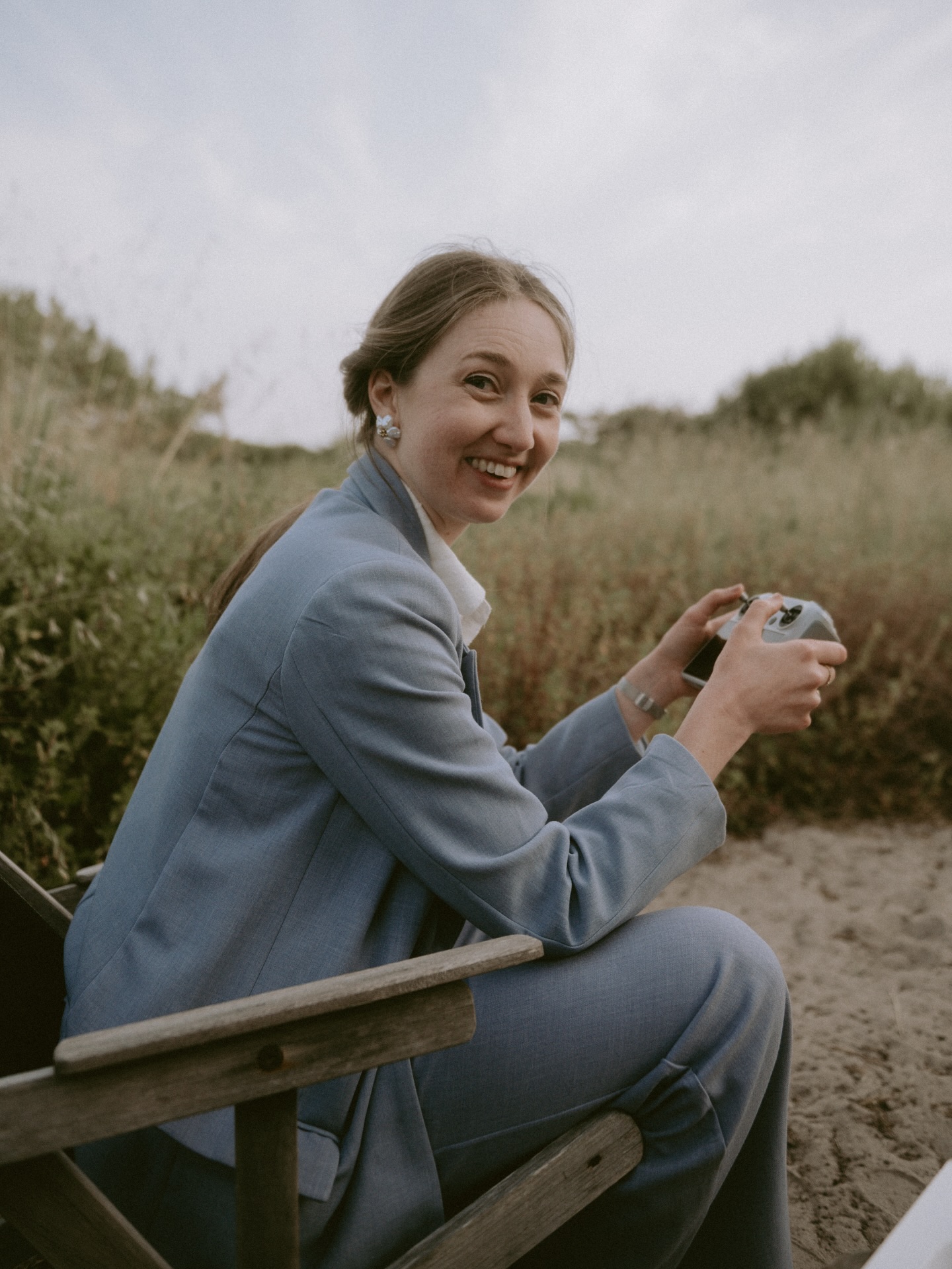 Happy 2026! 🥳✨♥️🌟🎆🌈
I hope your last year was at least half as good as mine, as that would already be pretty damn fantastic!
I've thoroughly enjoyed my work, my travels and my life in 2025, and can't wait to share some of those moments with you during the next weeks and months.
Let's start with some images of me piloting a drone (without crashing 💪), staring wistfully into the distance (as videographers do), filming my brides and grooms in palaces and forests, and trying not to fall into bodies of water (zero wet feet in 2025!). All expertly captured by my partner in crime and life (both perfectly legal, of course), @luminous.
Here's to wishing that 2026 is just as exciting! 🥰