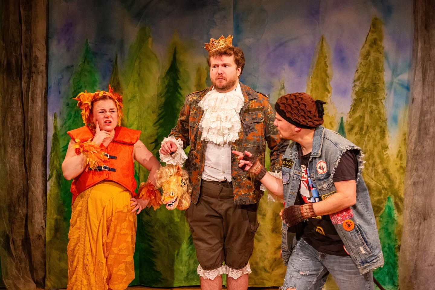 Ootko mun kaverlji?n viimeiset esitykset pe 9.1.klo 18, la 10.1.klo 15 ja 14.1.klo 18 Joensuun Pakkahuoneella, Rantakatu 2b! Tervetuloa!
Hanki liput https://vaarapyora.tapahtumiin.fi tai varaa ovelle vaarapyora@gmail.com
Kuva1 @rintinmikkotin
Muut @_anigo__
#teatteri #lastenteatteri #musiikki #tuekulttuuria #joensuu