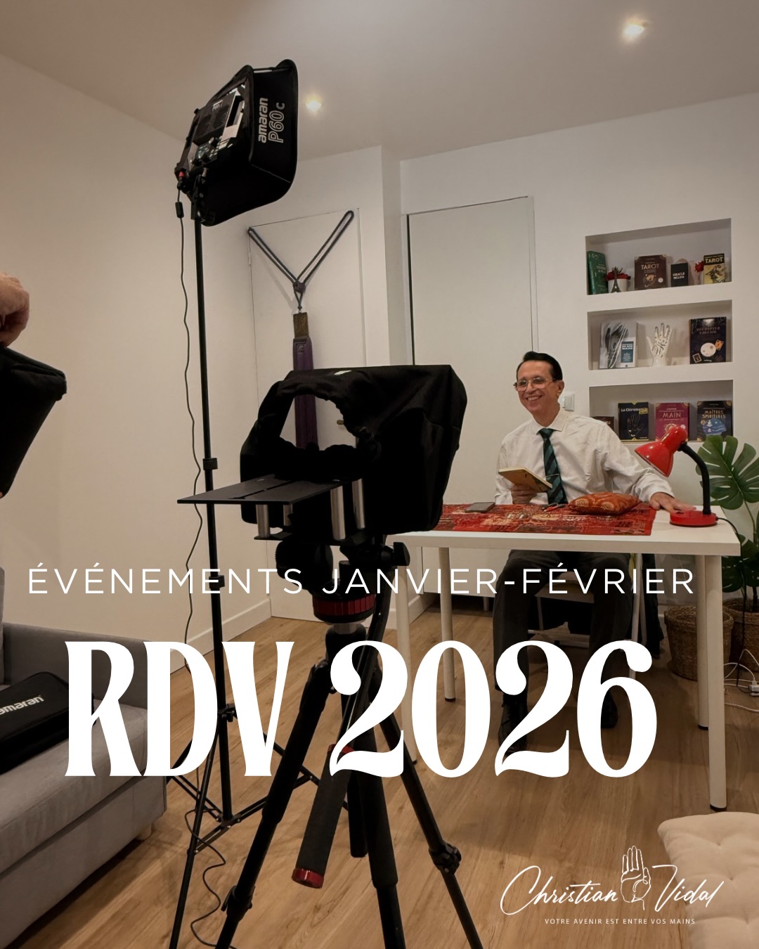 ✨ 2026, une année pour lire, comprendre… et se rencontrer. ✨
Nouvelle année, même cap : transmettre, démystifier, et partager une approche sérieuse et accessible des arts divinatoires et du mieux-être.
Pas de promesses miracles, mais des échanges vrais, du terrain, et beaucoup de rencontres humaines.
2026 démarre fort, et je serai heureux de vous retrouver lors des prochains rendez-vous publics 👇
📍 16 janvier 2026 – Lyon
Salon Bien-être & Médecines Douces
📍 24 & 25 janvier 2026 – Calais
Salon Destination Bien-être
📍 29 janvier 2026 – Paris, Porte de Versailles
Salon du Bien-être & des Médecines Douces
📍 7 & 8 février 2026 – Colmar
Salon Européen des Minéraux – 7ᵉ édition
📍 12 au 15 février 2026 – Paris 17ᵉ
Salon Au Cœur de l’Invisible – Espace Champerret
📍28 février au 01 mars 2026 - Au parc des expositions à Limoges - Salon Arts Divinatoires
Conférences, échanges, dédicaces, discussions passionnantes…
L’occasion de se rencontrer autrement que derrière un écran, et de remettre du discernement là où il est parfois devenu rare.
Merci à celles et ceux qui me suivent, me lisent, me questionnent — c’est aussi grâce à vous que cette transmission a du sens.
👉 Toutes les infos pratiques sont à retrouver sur le site.
À très bientôt, sur les salons ou ailleurs.