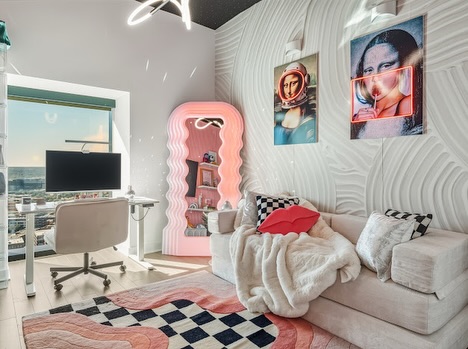 She believed in pink and a perfectly styled home office 💕
This space proves you can be productive and pretty. From soft textures to feminine details, this office was designed to inspire big ideas and even bigger goals.
💖 Double tap if you love a feminine workspace
💖 Comment “OFFICE” for details
💖 Let’s design yours—DM Flawless Spaces