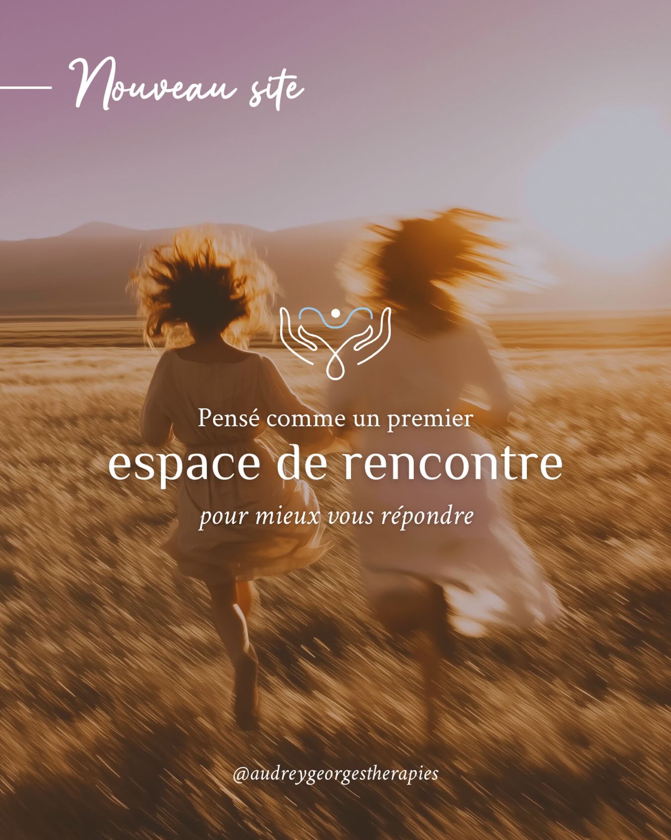 Je crois profondément que tout commence avant la première séance.
Dans un mot lu.
Une phrase qui touche.
Un espace qui rassure.
Ce site, je l’ai pensé comme une continuité de mon cabinet :
un lieu où l’on peut ralentir,
se poser.
Comme une première rencontre : sentir si quelque chose résonne et sentir si le lien est possible.
Prenez-le comme une première respiration ensemble.
Parfois, c’est déjà un premier pas ✨
#audreygeorgestherapies #therapieifs #théoriepolyvagale #intelligencerelationnelle #therapeuteardeche