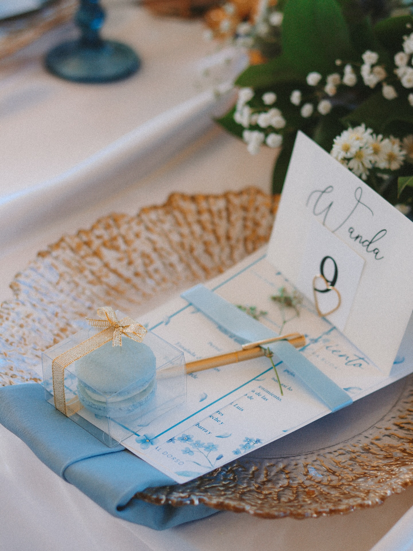 Detalles que se sienten especiales 🤍
En nuestros paquetes de bodas trabajamos con una variedad selecta de postres individuales para cada invitado.