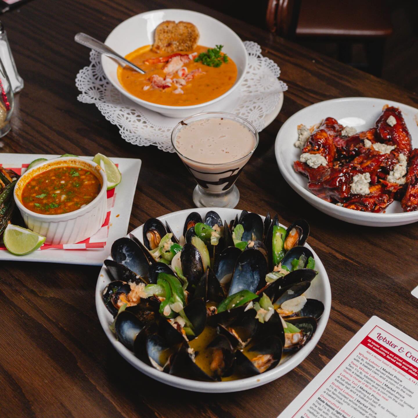 ✨ More than seafood, #PopeisClamBar is about big plates, bold flavors, and meals worth gathering for. Make it a feast.
#deerparkeats #longislandseafood #longislandfoodies #lirestaurants