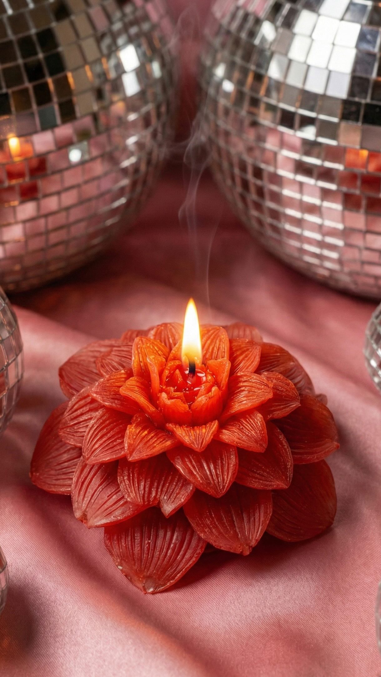 Ordena por WhatsApp 📲 310 800 1469 o a través de wearecosmik.com ✨
✨ Personalizamos colores y esencias para que cada vela sea tan única como tú.
También puedes escribirnos y consultar lo que necesites 🤍🕯️