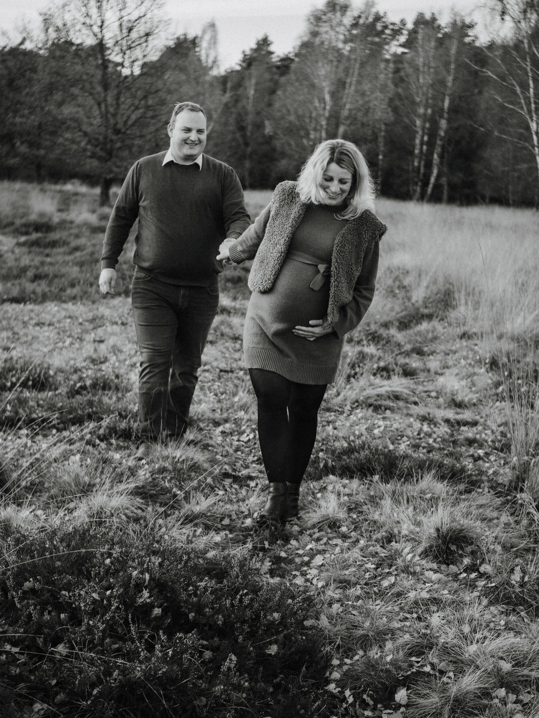 Babybauchmomente die euer Herz im Sturm erobern 🤎✨
Neues Leben. Neue Liebe. Neue Kapitel. ✨
Dieses Babybauchshooting in Bad Segeberg war voller Vorfreude, Wärme und stiller Magie.
Diese Zeit vergeht so schnell — aber Bilder lassen sie für immer bleiben. 💛
Schwangerschaftsfotografie bedeutet: Erinnerungen festhalten, bevor sie verblassen.
Du bist schwanger und möchtet ebenfalls diese Zeit festhalten? Dann buche dein Babybauchshooting bei mir. Das Shooting fühlt sich an wie ein Spaziergang mit einer Freundin und nebenbei werden authentische emotionale Bilder gemacht. Freu dich drauf 💛🤗
#babybauchshooting #badsegeberg #maternityphotography #schwangerschaft momlife pregnancyglow erinnerungenfürsleben fotografin coupleshoot bauchshooting familienfotografie lovestory magicalmoments