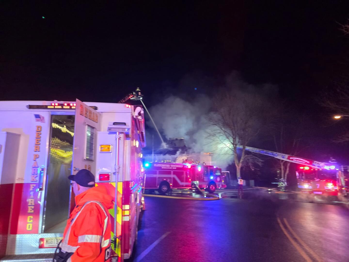 In the early hours of Saturday, January 10th at 2:30 AM, Rehab 13 was dispatched to Gloucester Township to assist Chews Landing Fire Company at a commercial fire involving a leasing office at an apartment complex.
Our crew remained on scene until approximately 6:30 AM, providing rehab support to firefighters operating through the incident.
Thank you to all agencies on scene for the teamwork and dedication during a long overnight operation. Proud to support those who serve.
#Rehab13
