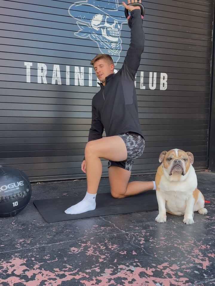 Mobility isn’t optional, it’s how you keep lifting, moving, and feeling good long term.
This simple routine takes 5–10 minutes, opens up your hips, spine, and shoulders, and sets your body up to train better today, not just recover tomorrow.
Do it before your lift. Do it on rest days. Do it consistently.
Your body will thank you.
#outlawtrainingclub #nashvillefitness #thegulchnashville #pietownnashville #nashvillegym