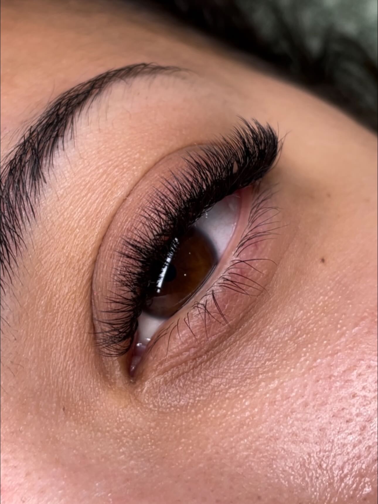 Avant / Après volume russe 5D ✨
Prise de rdv sur planity, lien 🔗 en bio 🤍
#bordeauxcils #lashartist #cilsvillenave #volumerusse #extensiondecils