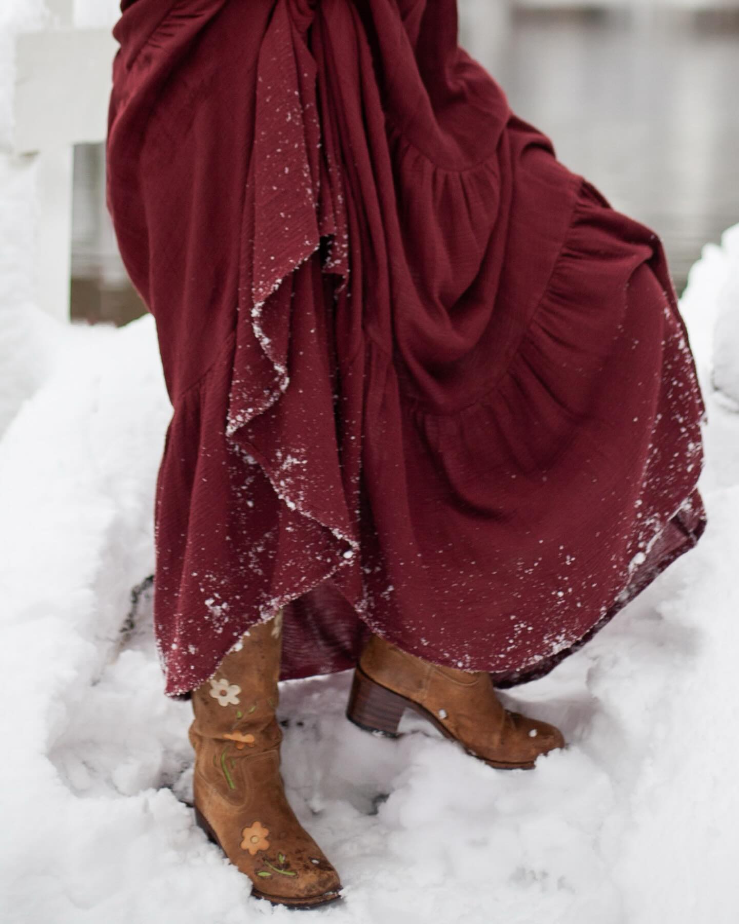 🤍 Dreamy maroon dress styled with our handwoven 100% local wool waistcoat, finished with the cutest tassels! Both available online & in store