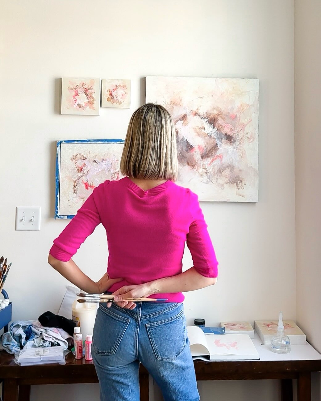 The holiday season has included all of my family getting the flu, but I’m slowly but surely making my way back into the studio. Painting is such a joy and I don’t take a minute of it for granted!
#abstractart #painting #wisconsinartist #worksinprogress #zimme