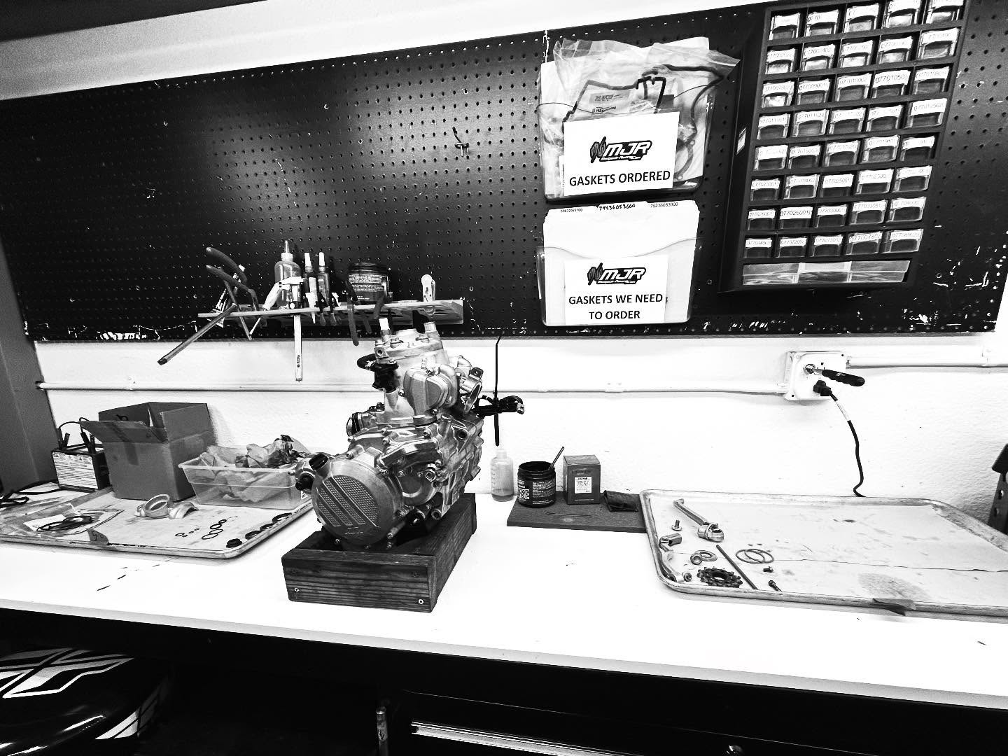 Tear Down Thursday!
Another KTM / Husky / GG family 300 getting a full refresh after 250+ hrs of abuse!
Engine feeling tired or slow? Maybe it’s not you. Maybe it’s time for a rebuild!
☎️ / 💬 805-842-1313 for any questions or to schedule your rebuild!