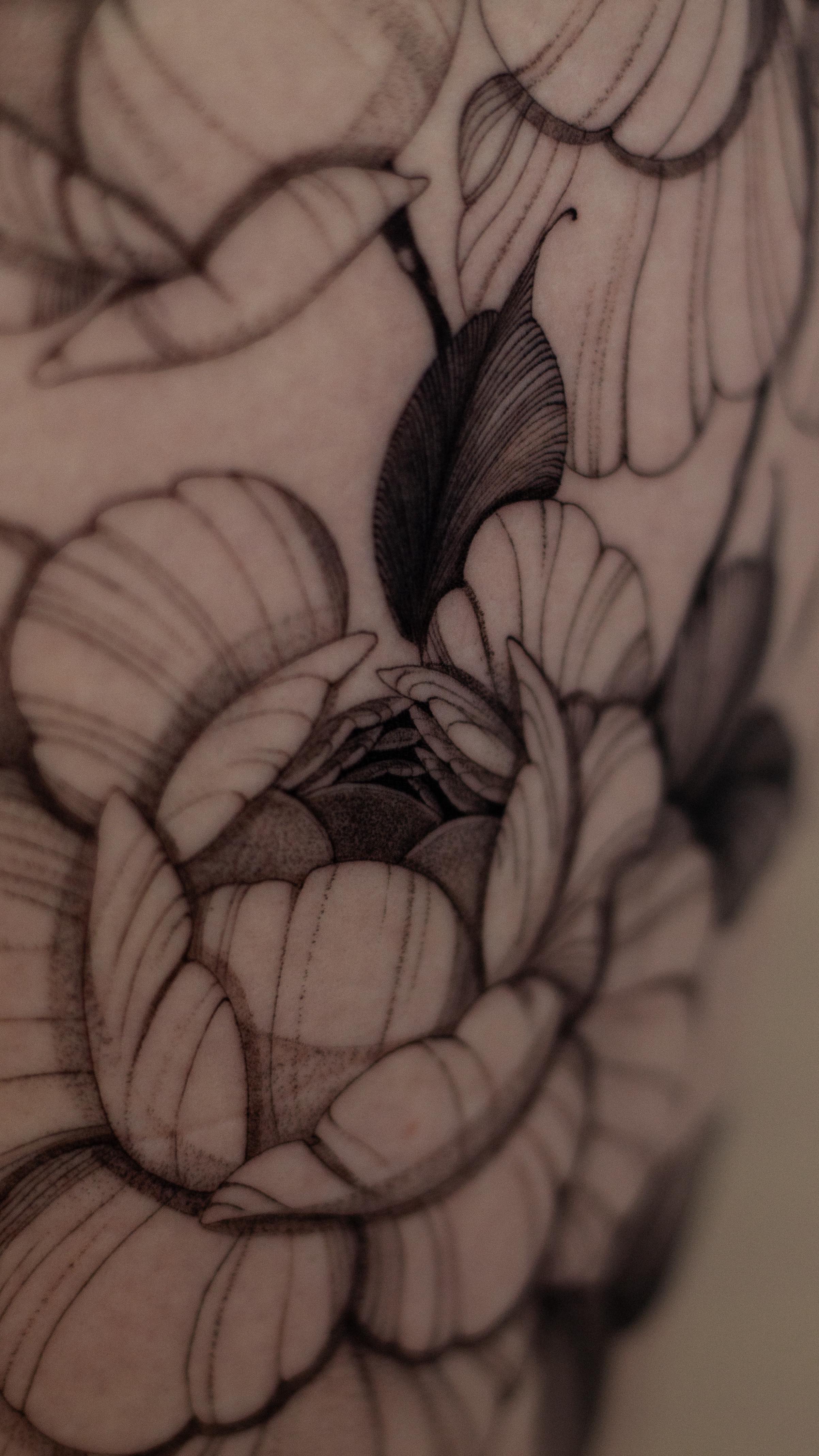 Why I love free-handing florals:
🌱Perfect Anatomical Flow: Freehand work allows me to perfectly tailor the design to my client’s body
🌱 Ultimate Customization: It helps me create a one of a kind piece that only my client will wear on their body
🌱Flexibility and Real-Time Collaboration: The design can evolve during the process, allowing for immediate adjustments and an interactive creative journey between myself and my client
🌱Artistic Expression: It allows me as an artist to have more creative freedom and an opportunity to express my style
🌱Ideal for Awkward Spots: Freehand work is perfect for gap fillers, blending my work into client’s existing work, and funky placements that are difficult to proportion well using a stencil
•
•
•
#aztattoo #finelinetattoo #ornamentaltattoo #floraltattoo #fyp