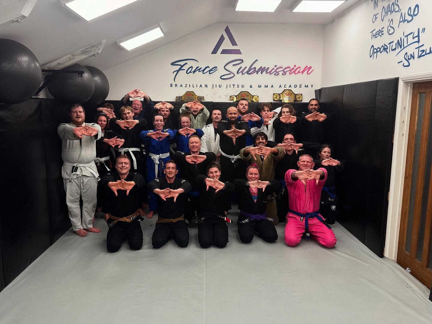 Huge thank you to @melissahill.bjj for stepping in and teaching the advanced class on Monday — kicking off her month-long guest coach residency a day early to help us out 🙏
Tuesday was the official start of Melissa’s month-long stint at Force Submission, and what a start it’s been. Amazing energy, high-level technique, and such a fun atmosphere on the mats. We’re grateful to have her with us this month 👊🔥