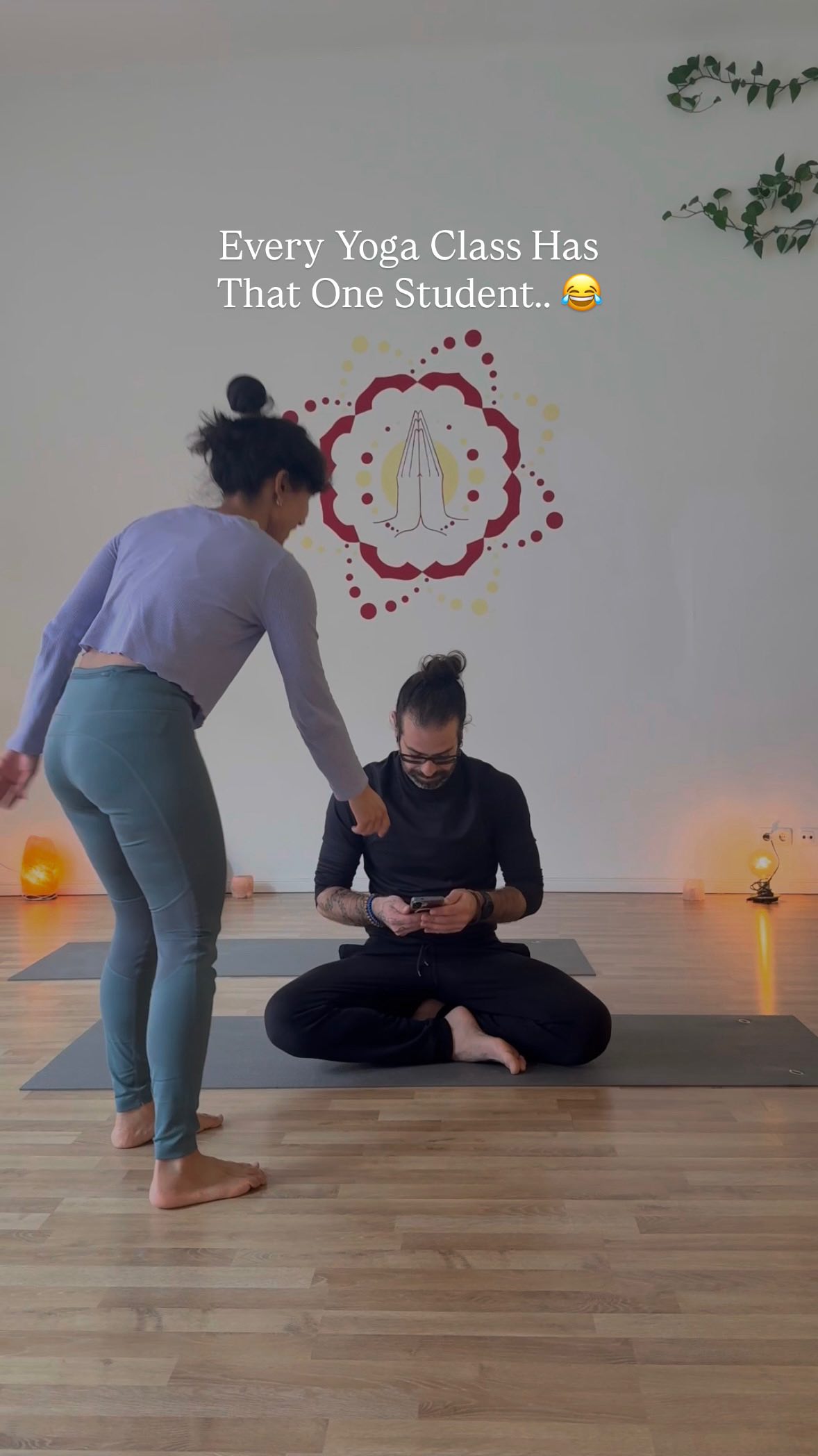 We all know that yoga student. 👀
Late entry. Phone checks. Skipping savasana. Treating class like a performance instead of a practice.
Yoga etiquette isn’t about rules. It’s about respect, presence, and shared energy. Awareness is the practice.
If you’ve noticed it… or learned it the hard way… welcome to the real yoga journey.
👉 Share this with someone who agrees (or needs the gentle reminder 😉
#yogameme #yogicescape #yogastudioberlin #berlinyoga