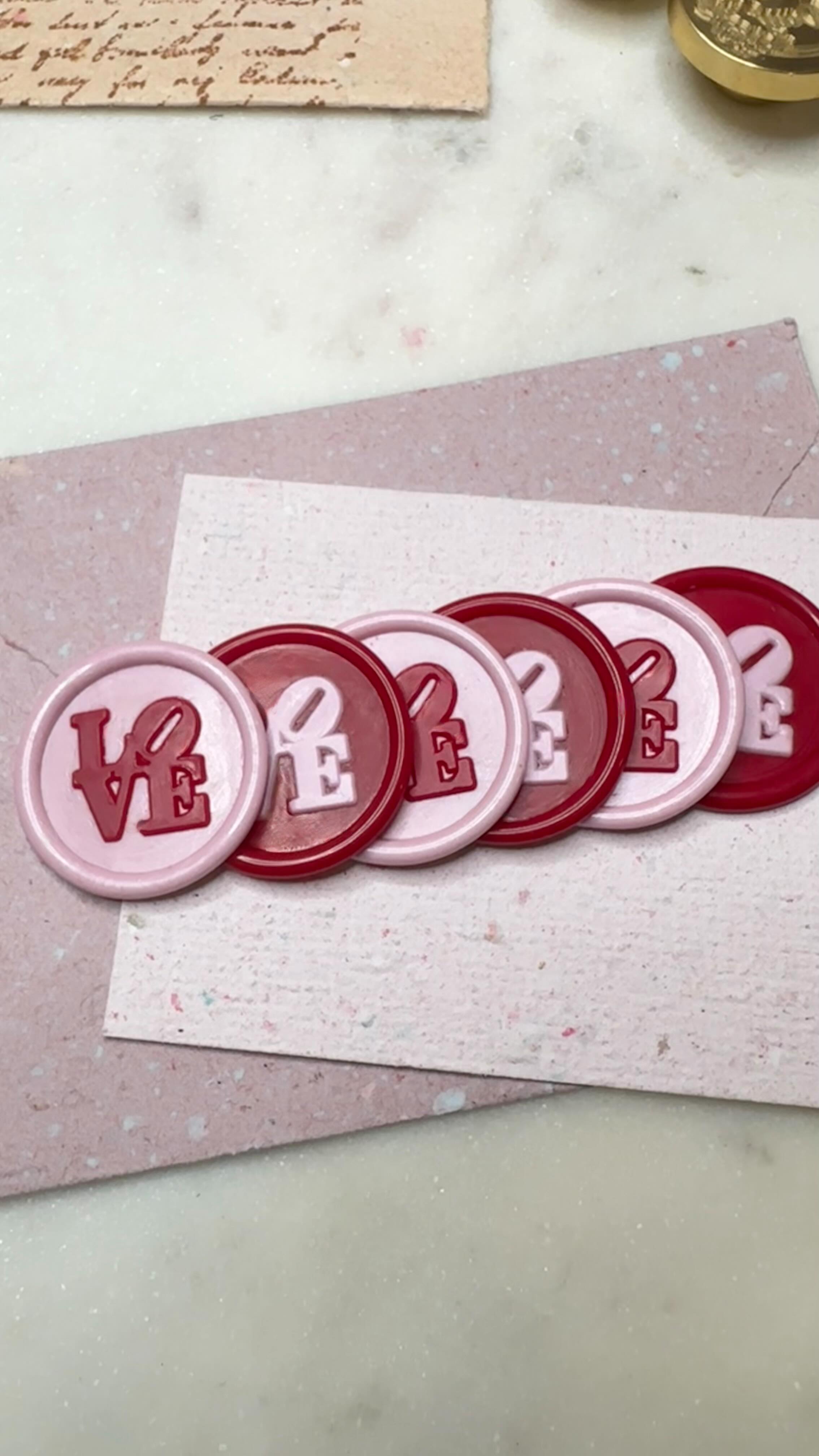 Valentine wax seals….are we L.O.V.E ing them?
Our L.O.V.E wax seals in two toned - Lipstick Red and Ballerina 🩰 Pink! 🔗 Shop below!
#LoveWaxSeal #TwoToned #LOVE #ModernWaxSeals #Valentines
