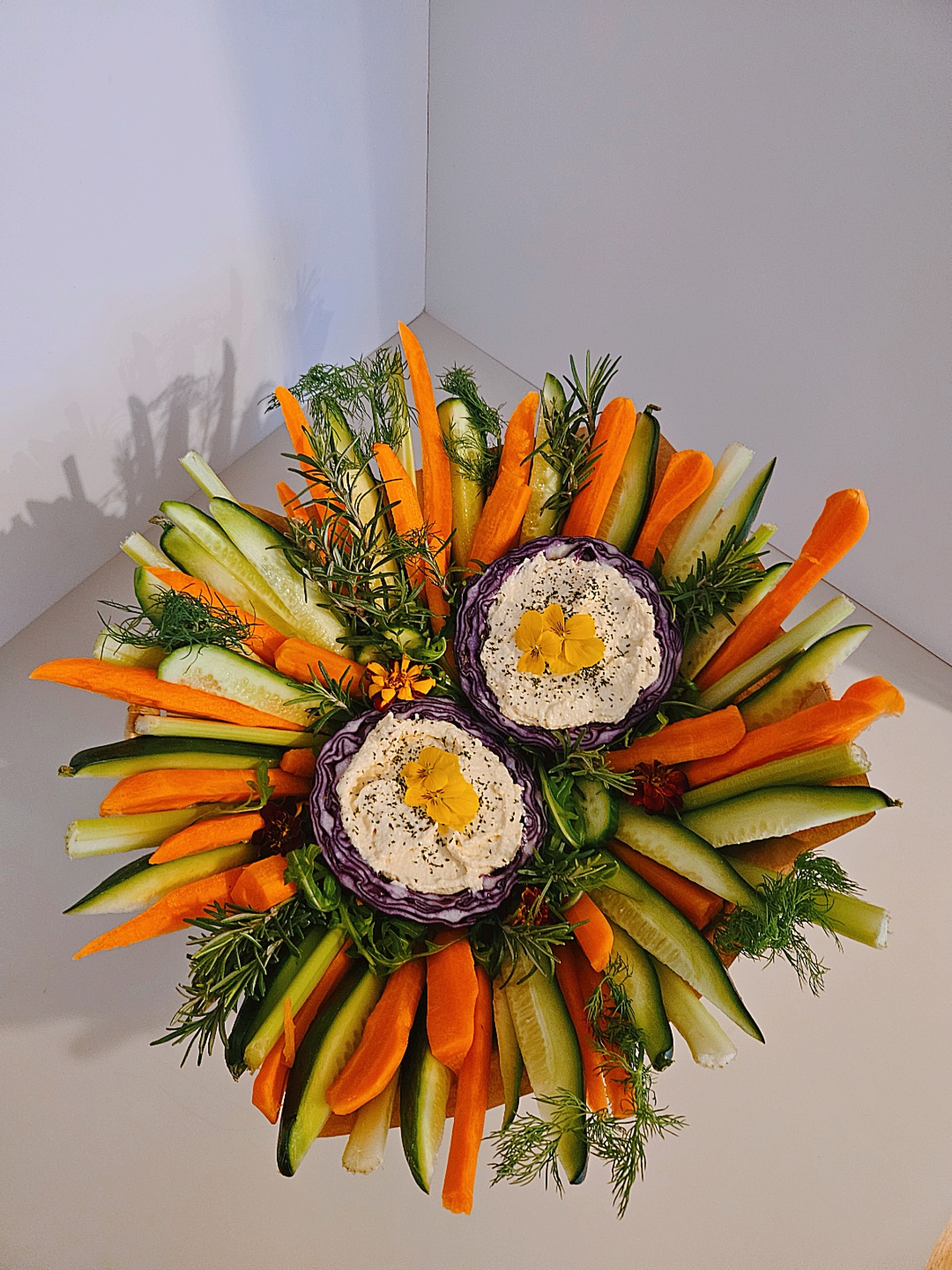 CRUDITÉS BASKET 🥕🥒
Available to add with the Ultimate Grazing Table