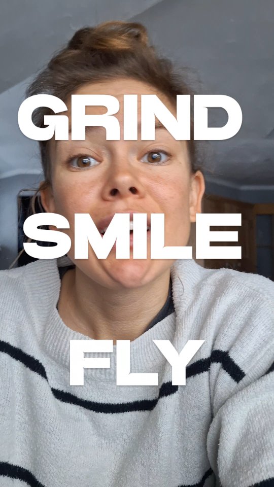 GRIND.SMILE.FLY - Hey, das bin ich! Profi-Triathletin und Trailläuferin, auf dem Weg in die Weltspitze - im Tri oder Trail? Das finde ich heraus.
#grindsmilefly #triathlontraining #findyourjourney #swimbikerun #trailrunner