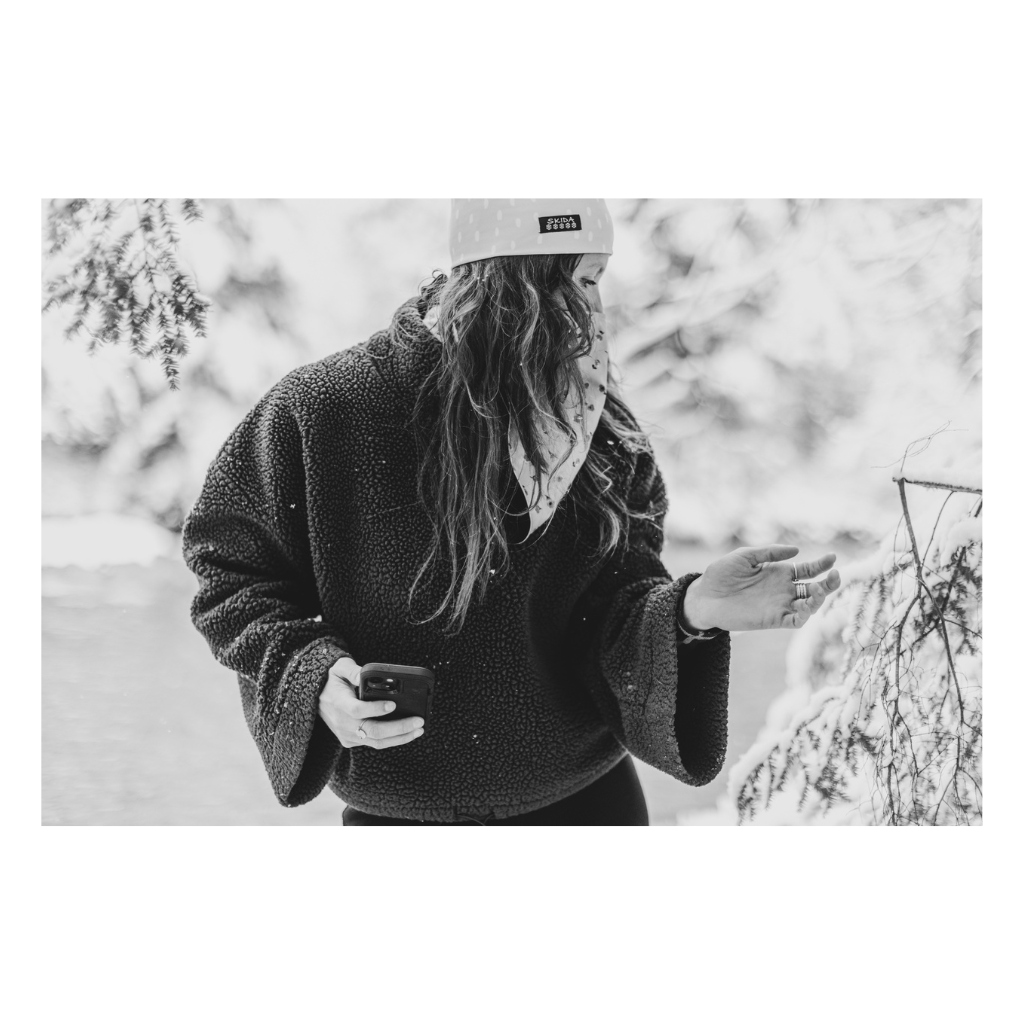 Happy Friday! || Me and Ranger in our @skida out by the snowy Huntington River a few weeks back.
.
.
.
.
#brandphotographer #outdoorbrandphotographer #outdoorportraiture #adventurelifestylephotographer #lifestylephotographer